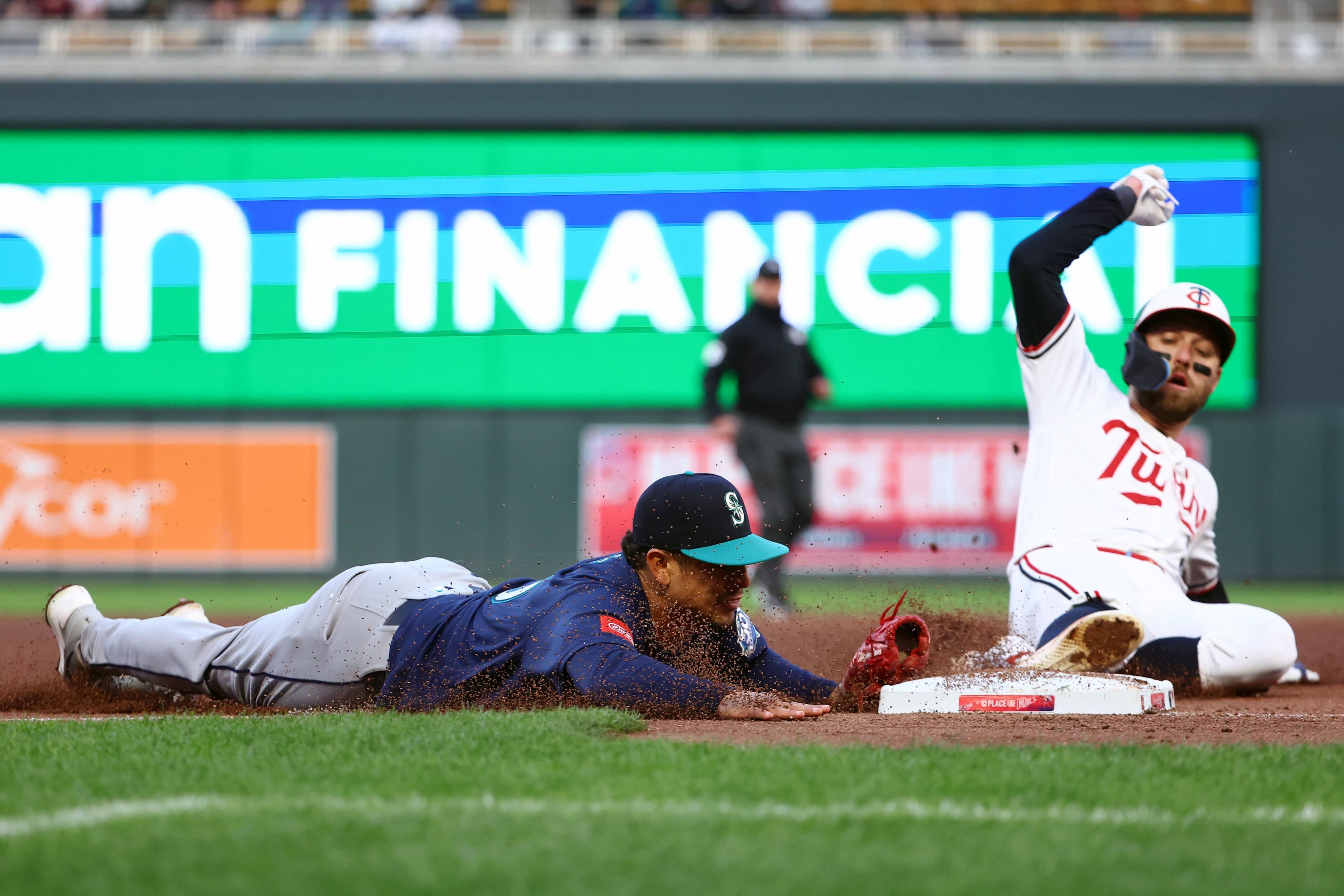 Game 31: Seattle Mariners at Minnesota Twins