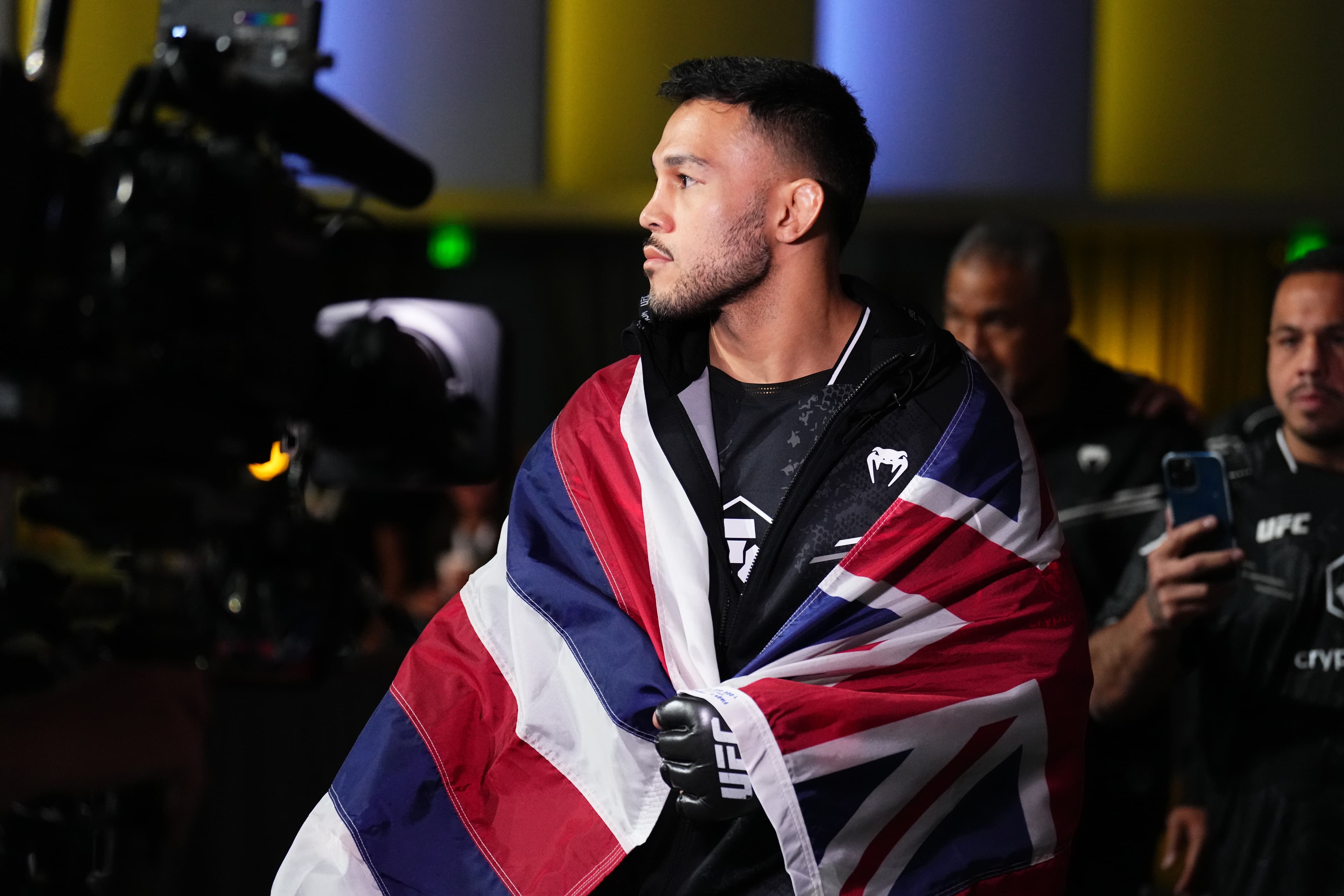 Let's make it a winner this weekend in Las Vegas! Bet wisely before the big fight tonight!