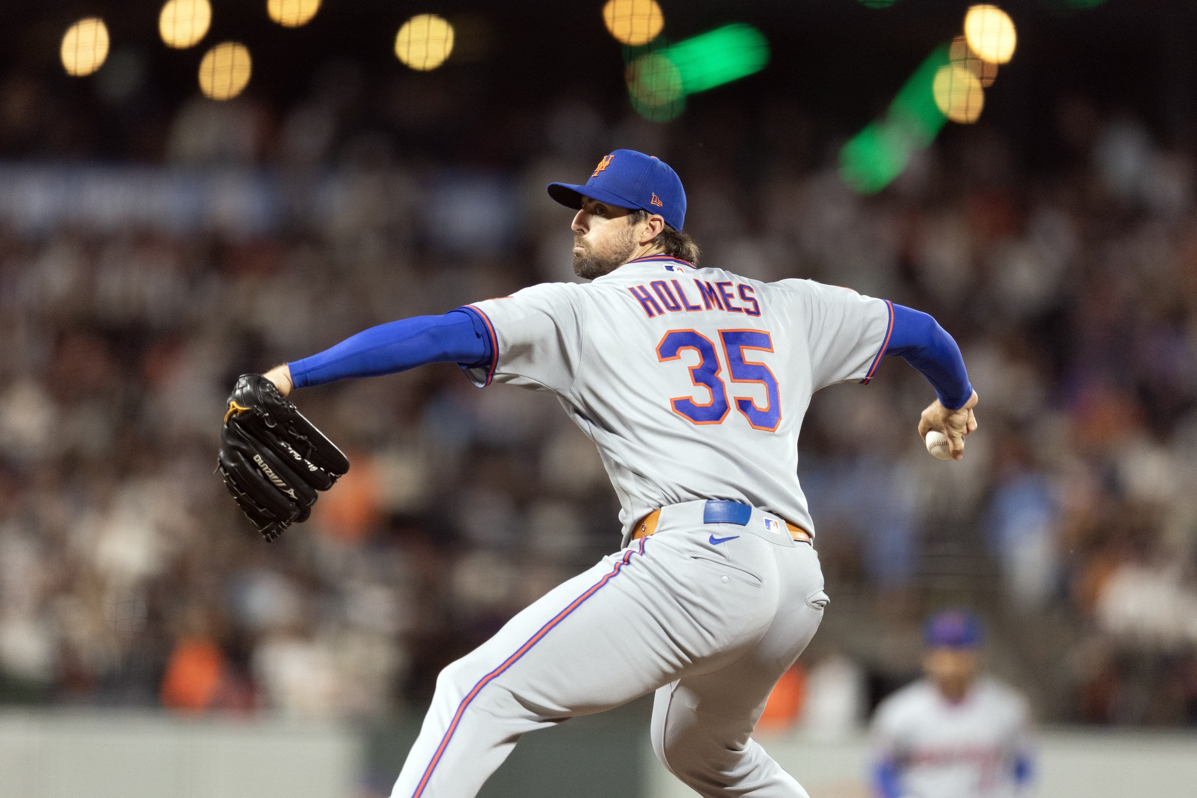 Mets 9. Giants 0: Holmes away from home