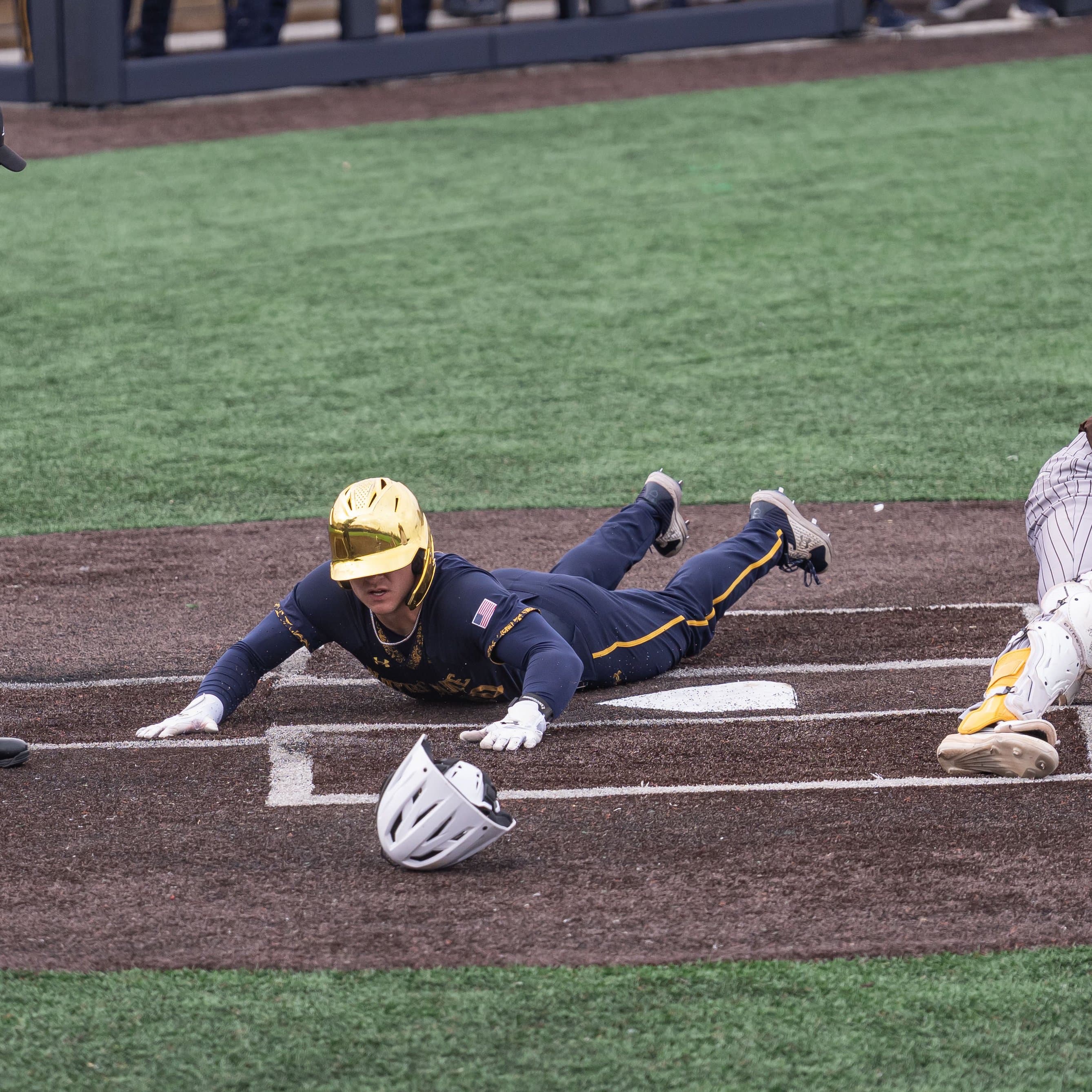 Notre Dame pounds Western Michigan, 14-3