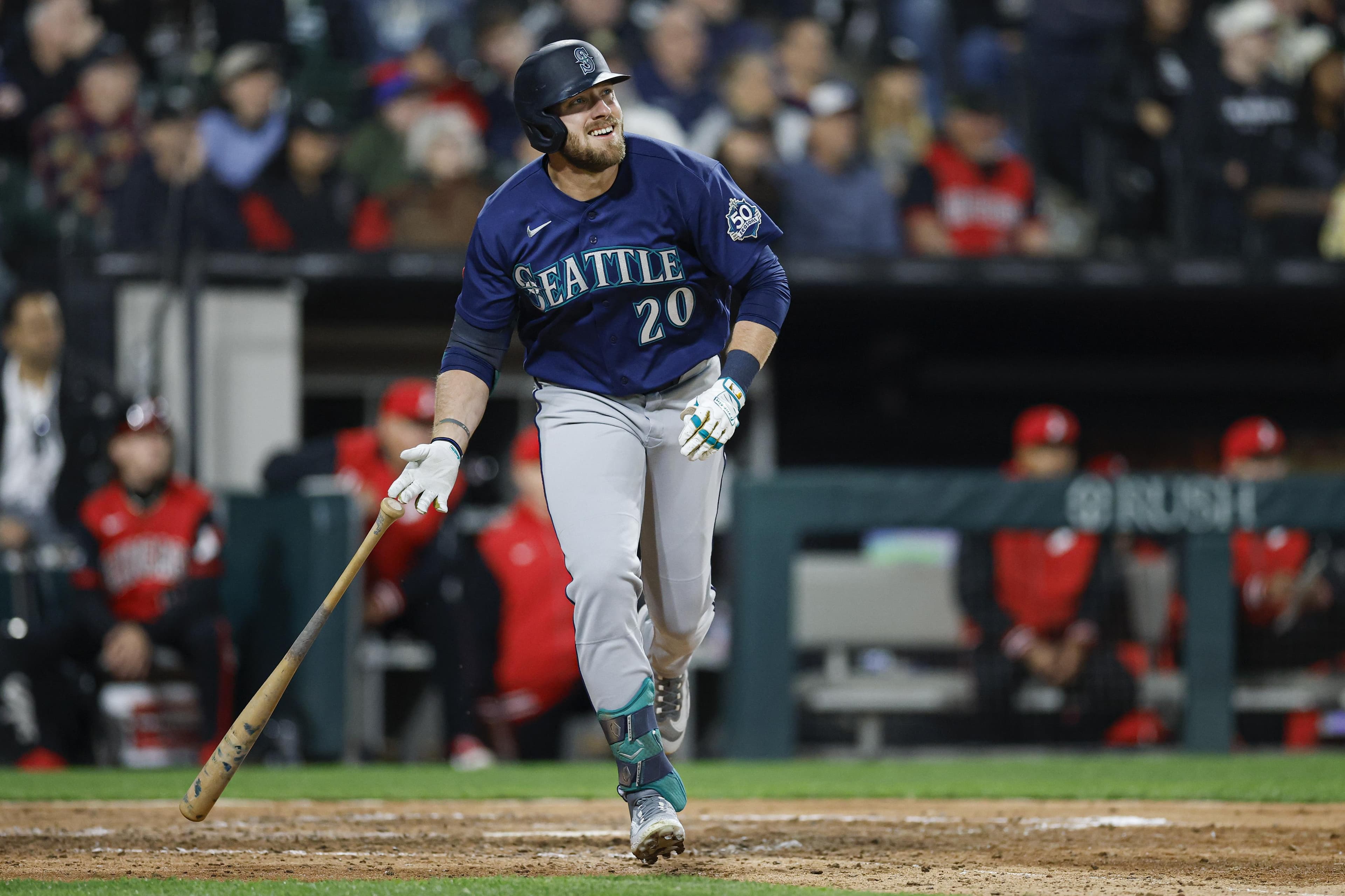 Mariners do some new things, score season-high 12 runs in victory over White Sox