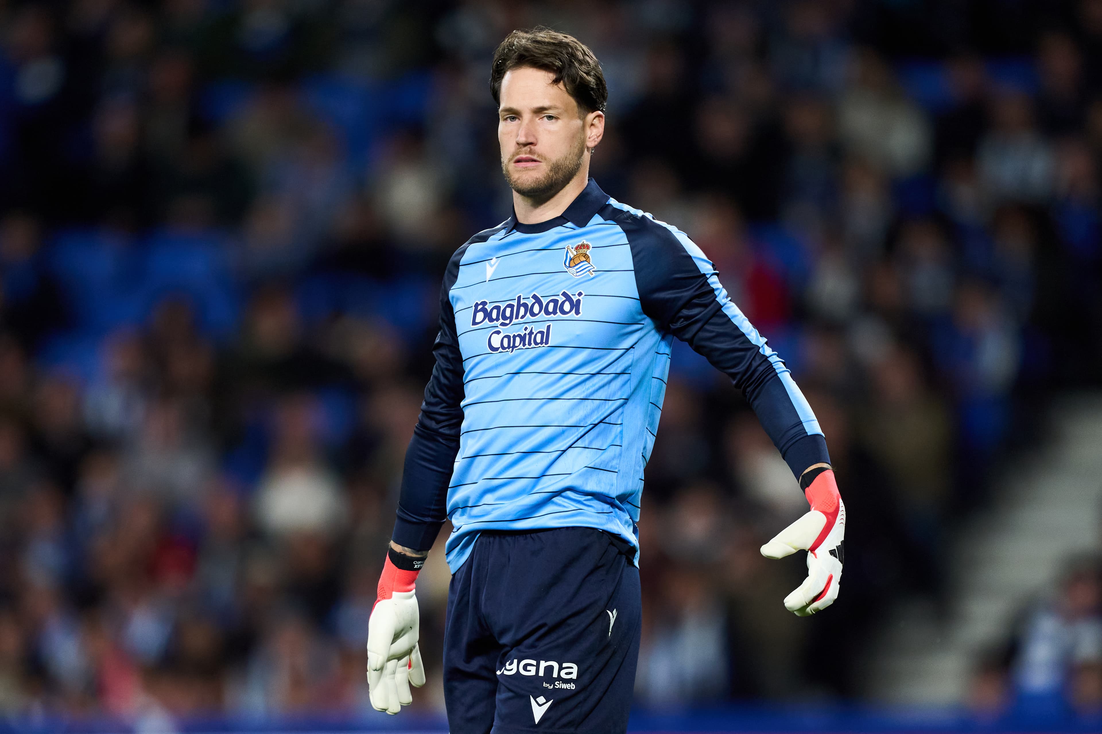 Alex Remiro responds to Barcelona transfer talk