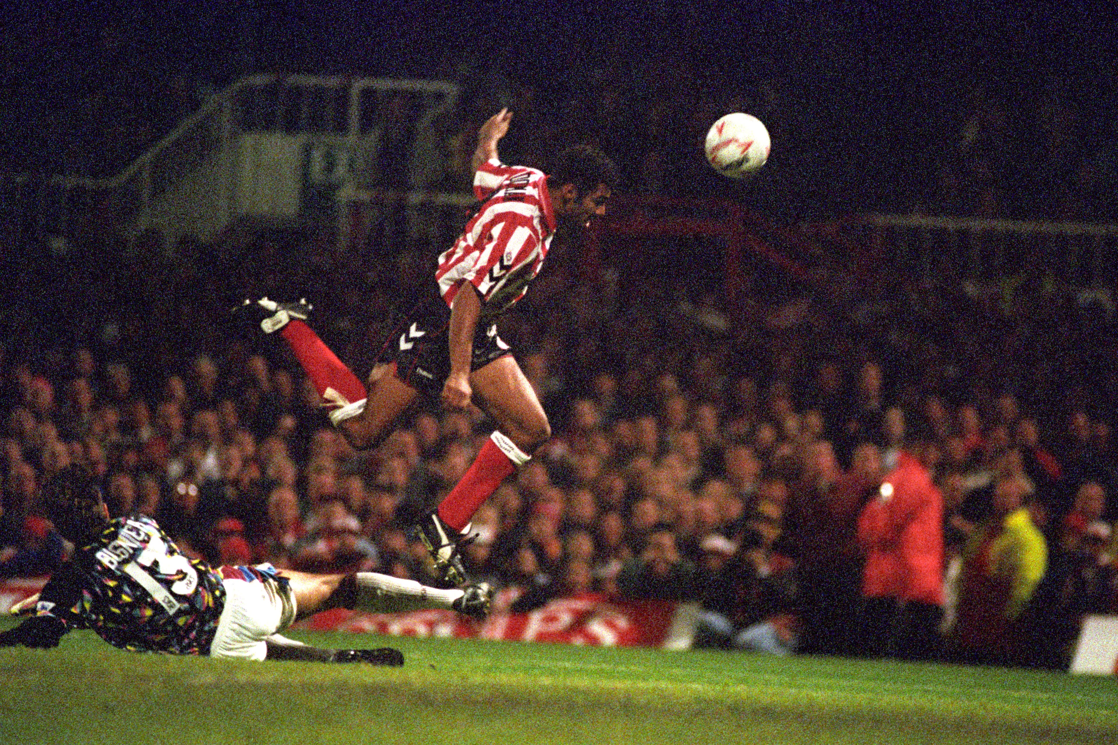 On This Day (6th April 1994): Keller Becomes Roker Target After Clash With Don
