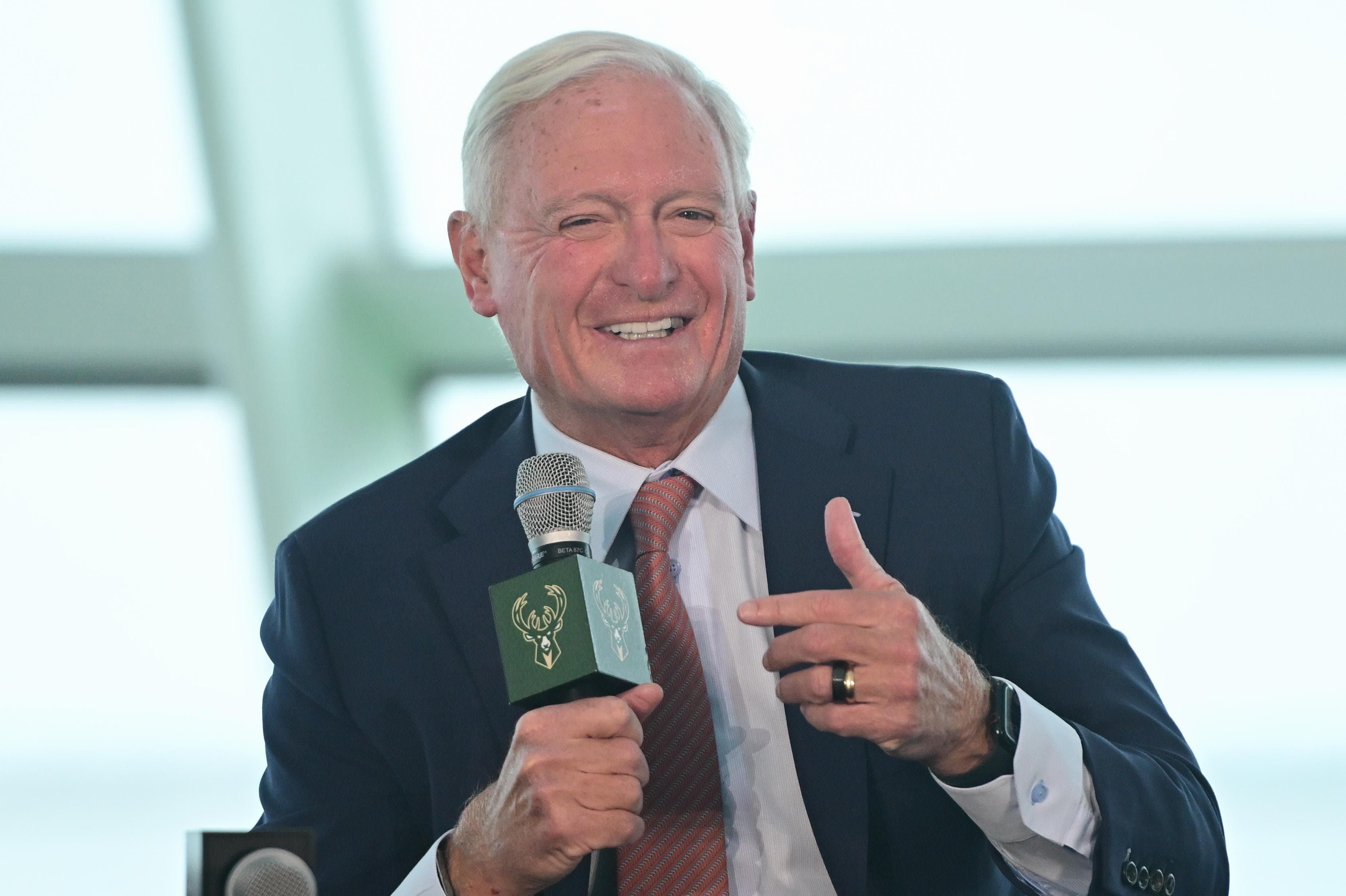 Browns could have new minority owners, who also own parts of 2 other teams