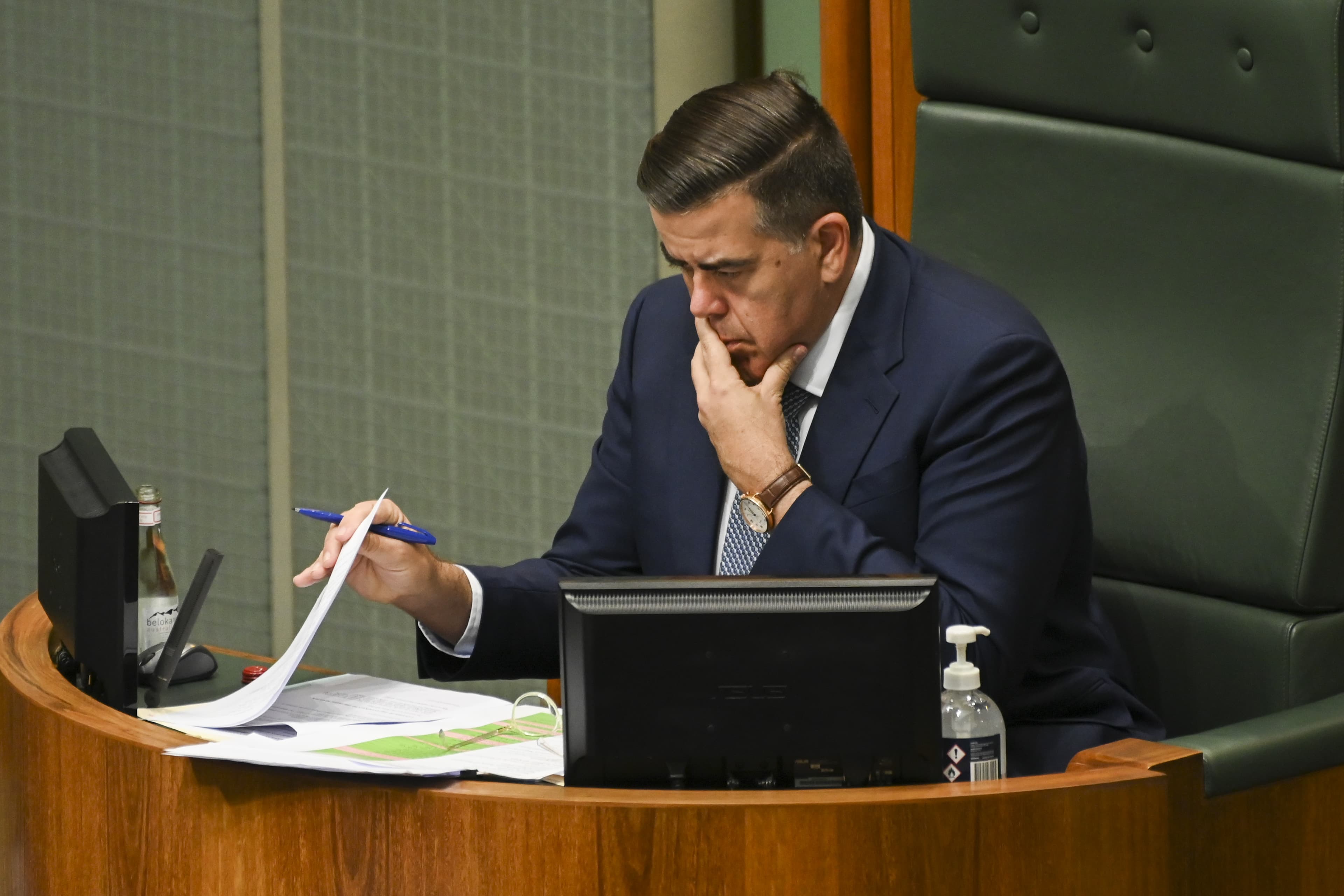 The Volkawhat? UFC champion’s name gets butchered by Australian parliament