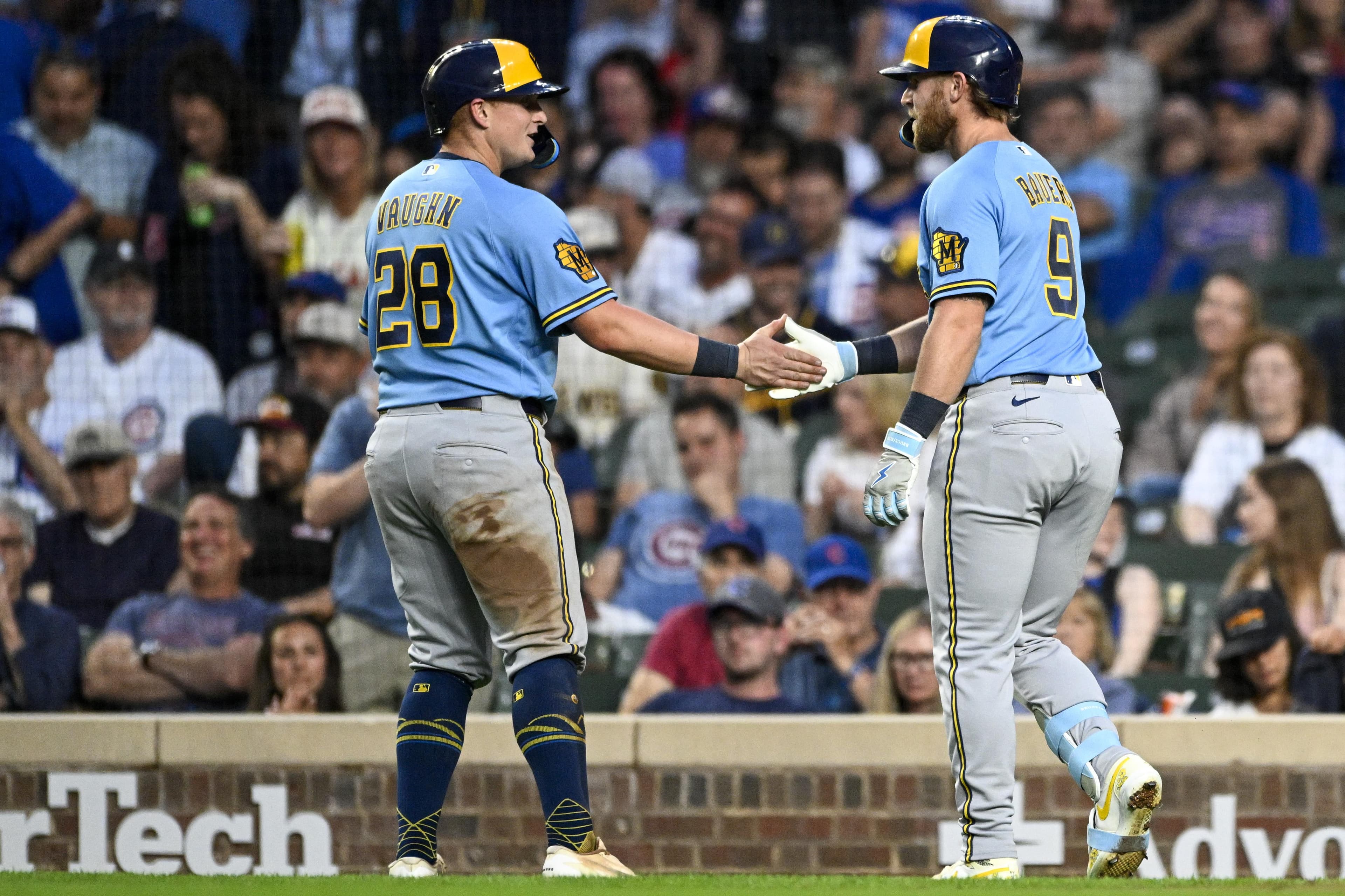 Brewers come out swinging in 9-3 rout of Cubs