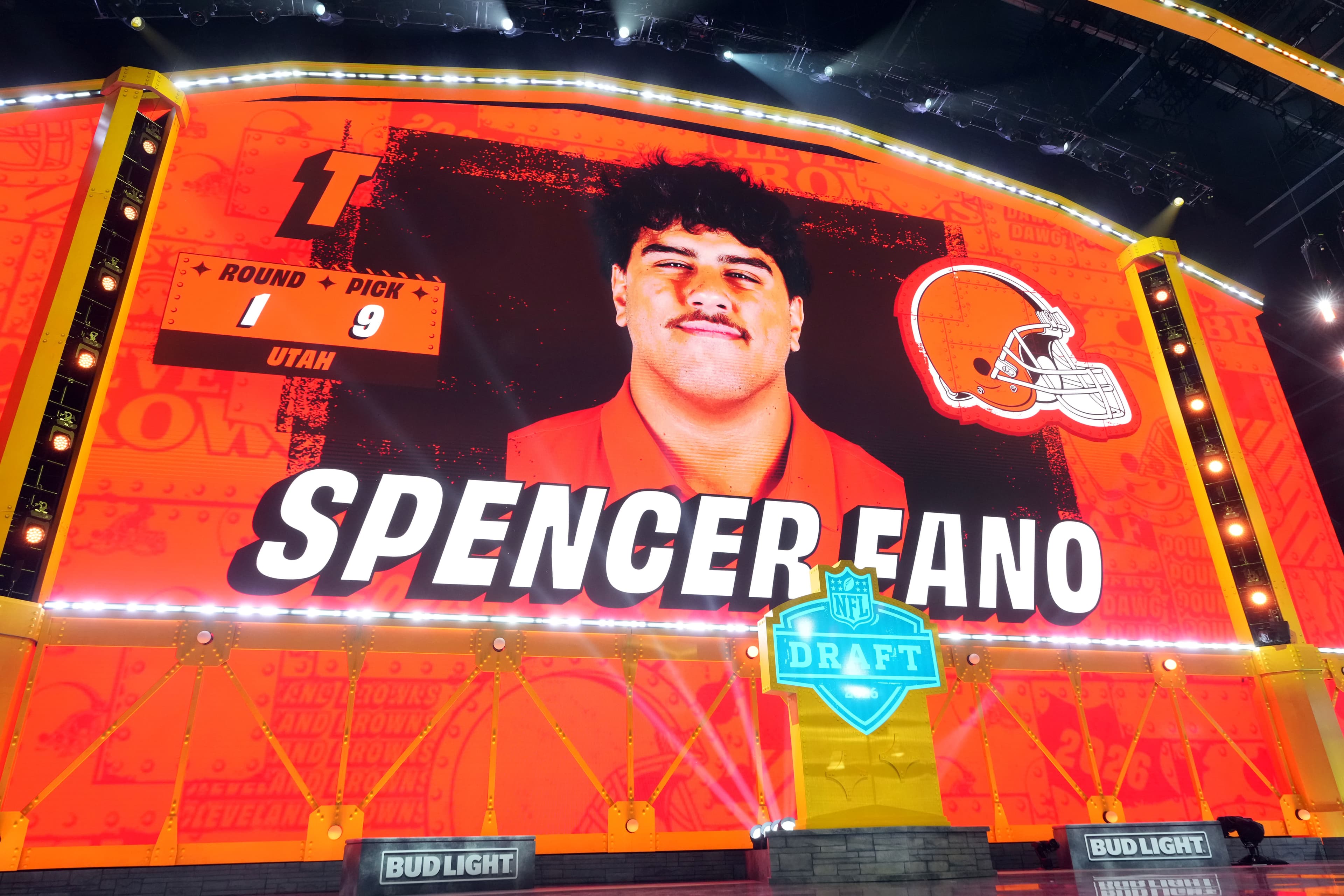Browns sign draft picks with only 2 left unsigned