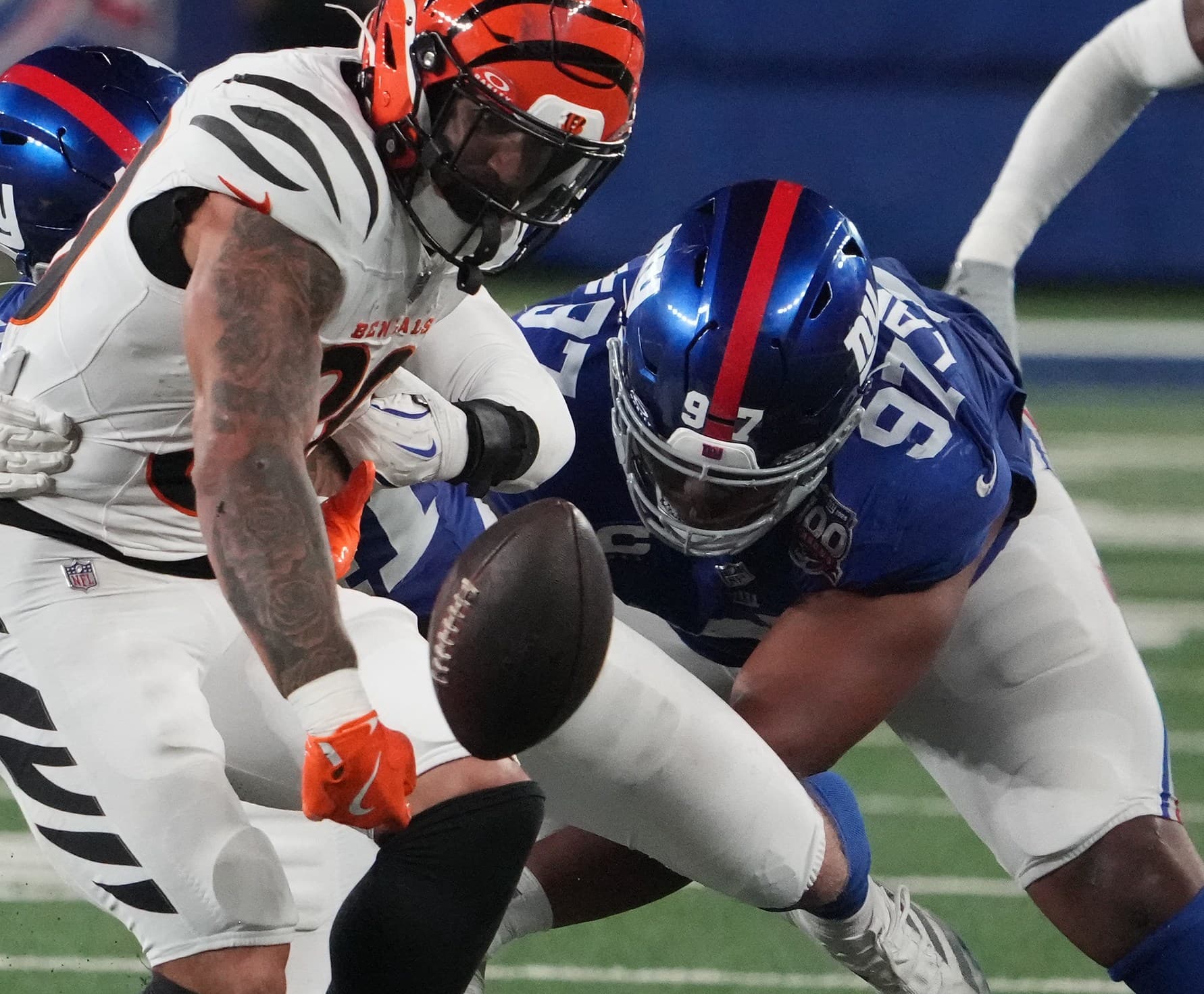 Twitter celebrates Bengals’ trade for Giants All-Pro Dexter Lawrence