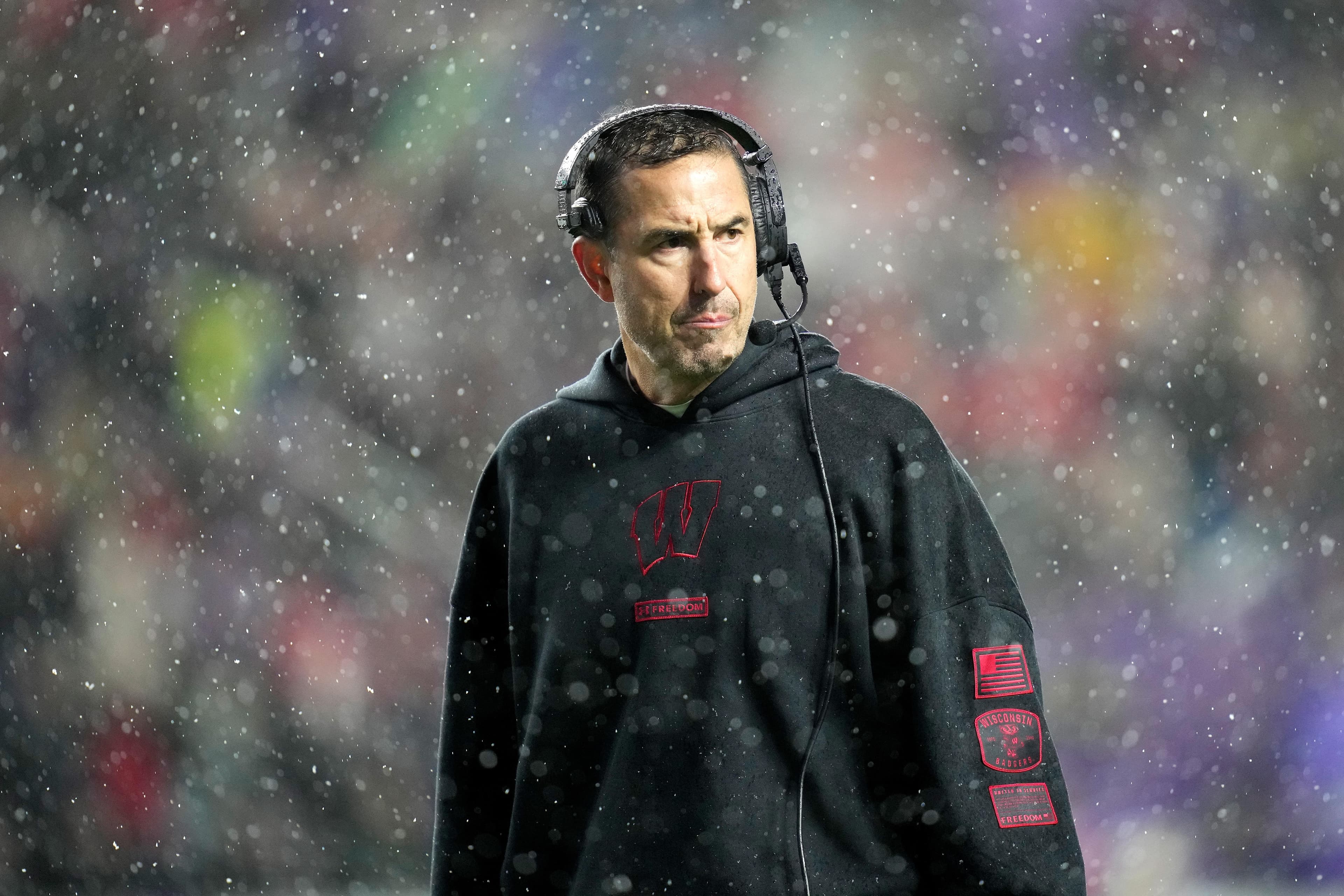 Where does Wisconsin’s 2027 recruiting class rank ahead of official visits?