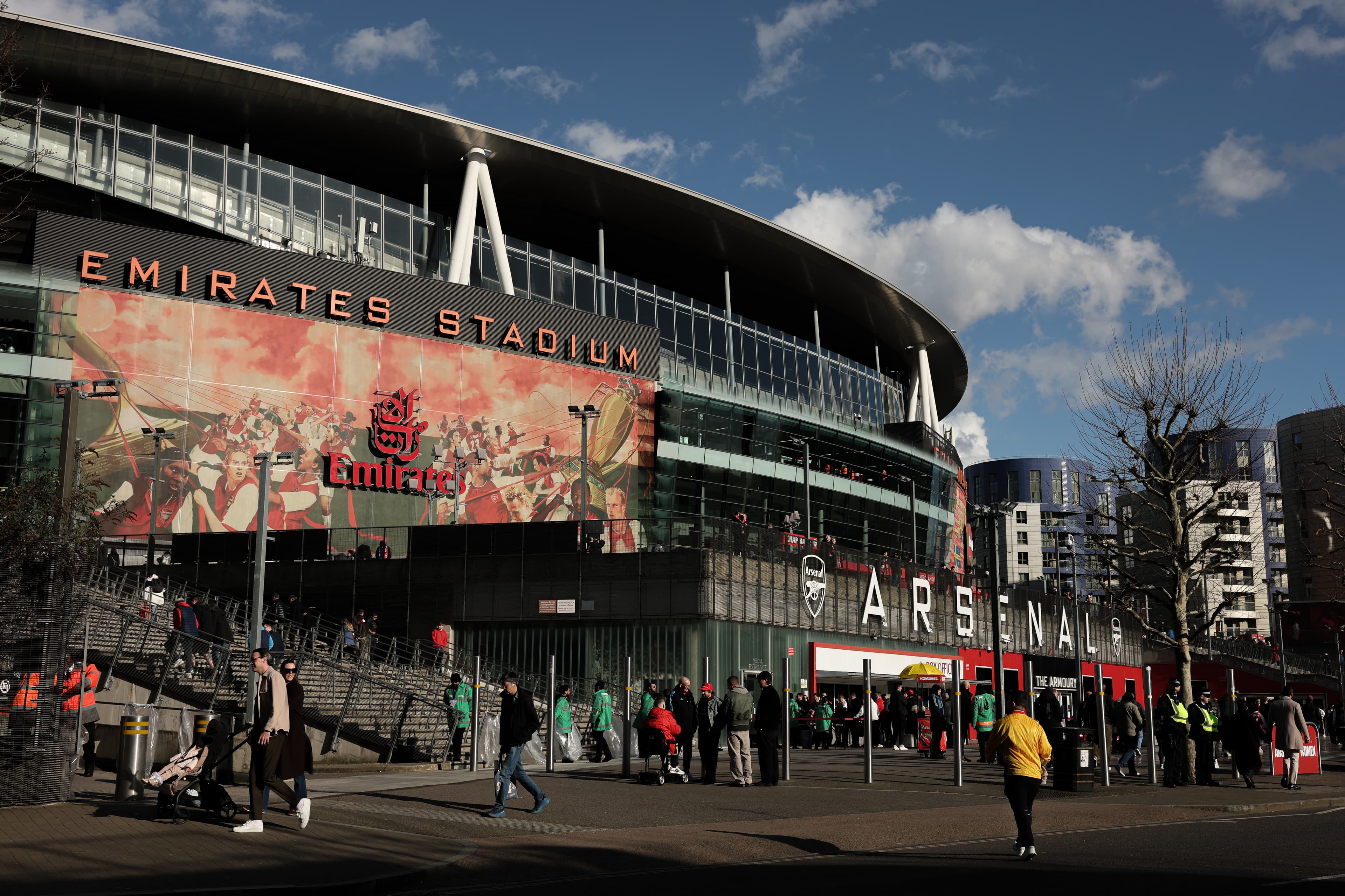 Tackling Goals: Liverpool Triumphs Over Arsenal in Exciting Cup Match!