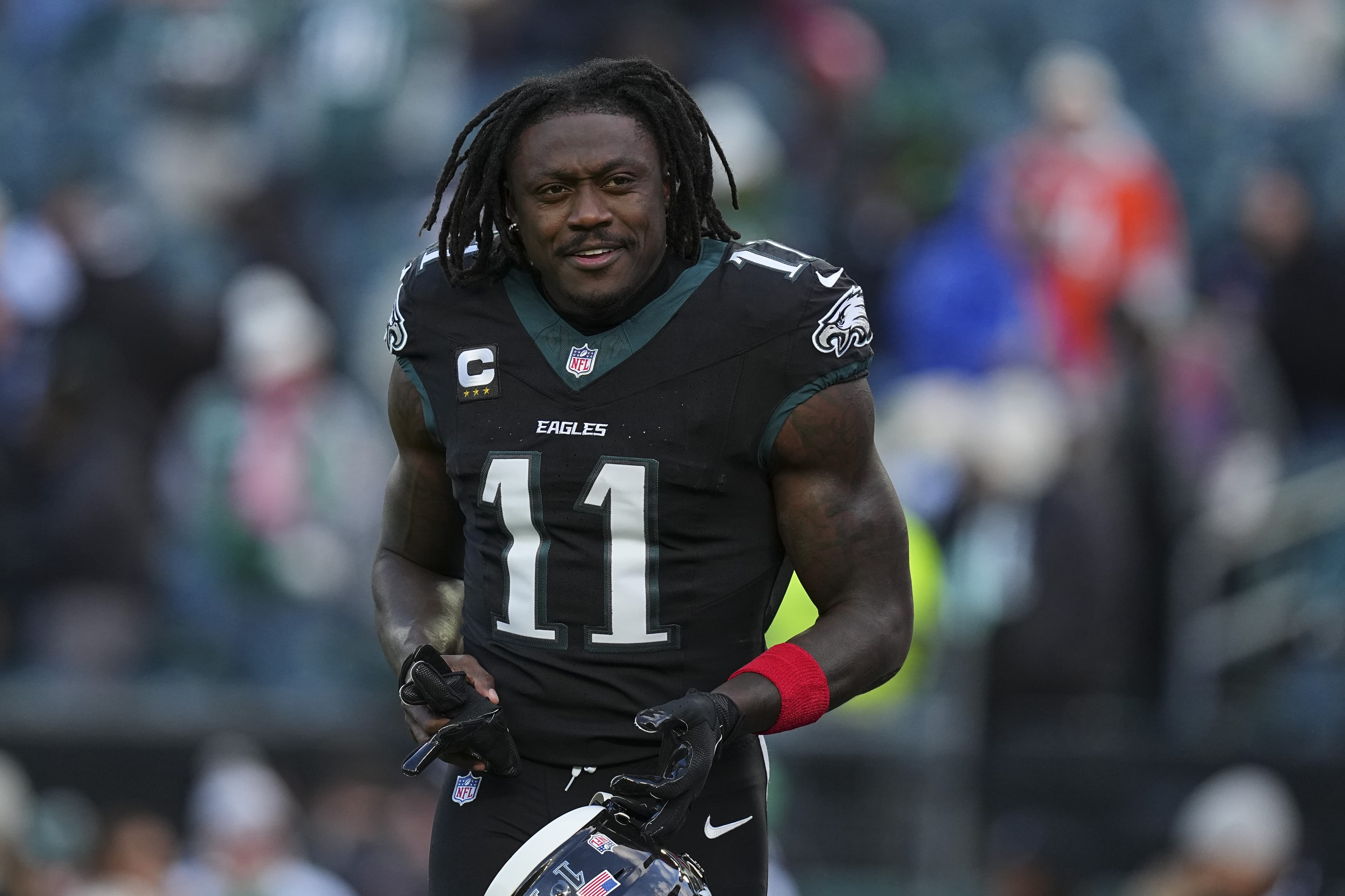 A.J. Brown trade between Eagles and Patriots reportedly “still tracking to happen on or after June 1”