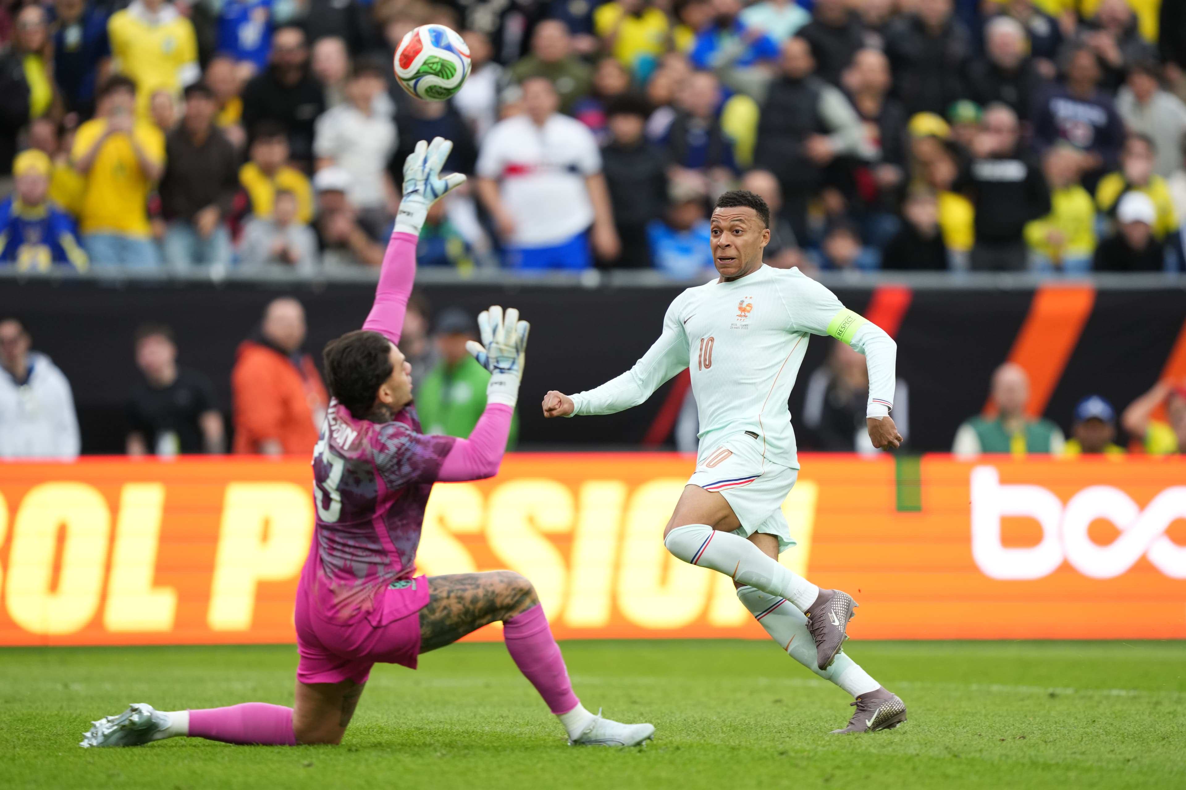 Mbappé Shines in France’s 2-1 Victory over Brazil