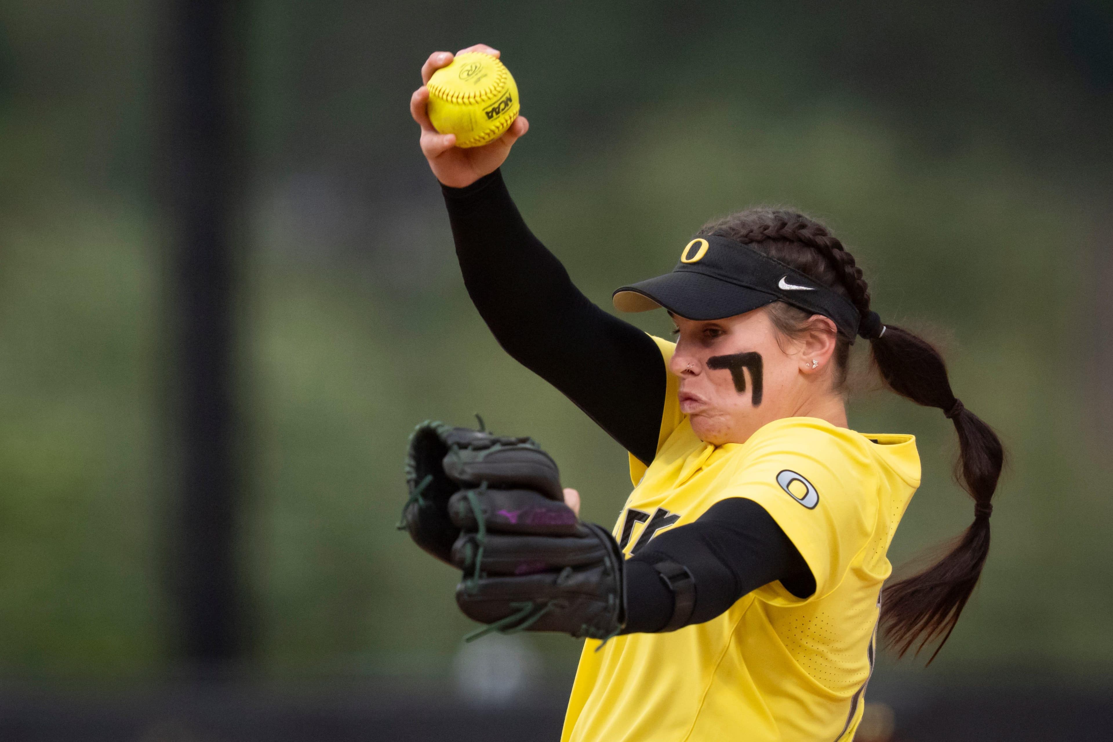 Diamond Ducks Recap: Oregon Sweeps Friday Opponenets