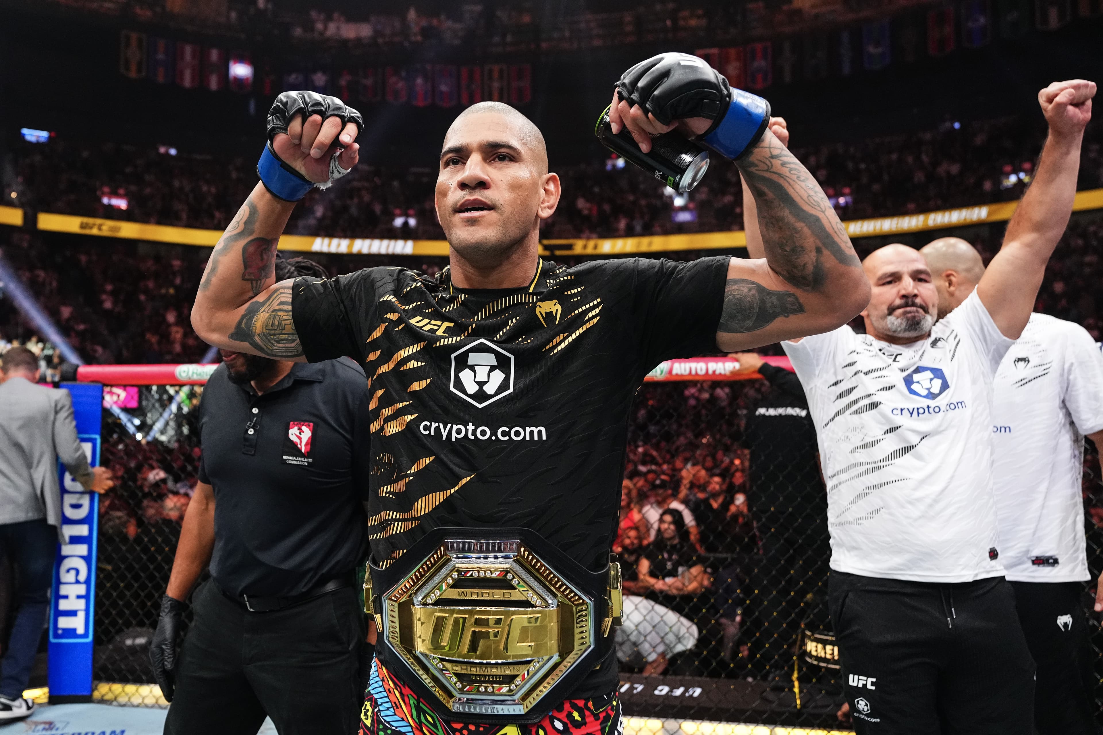 New Headline: "Unmatched Precision: Alex Pereira's MMA Performance Captivates Fans!