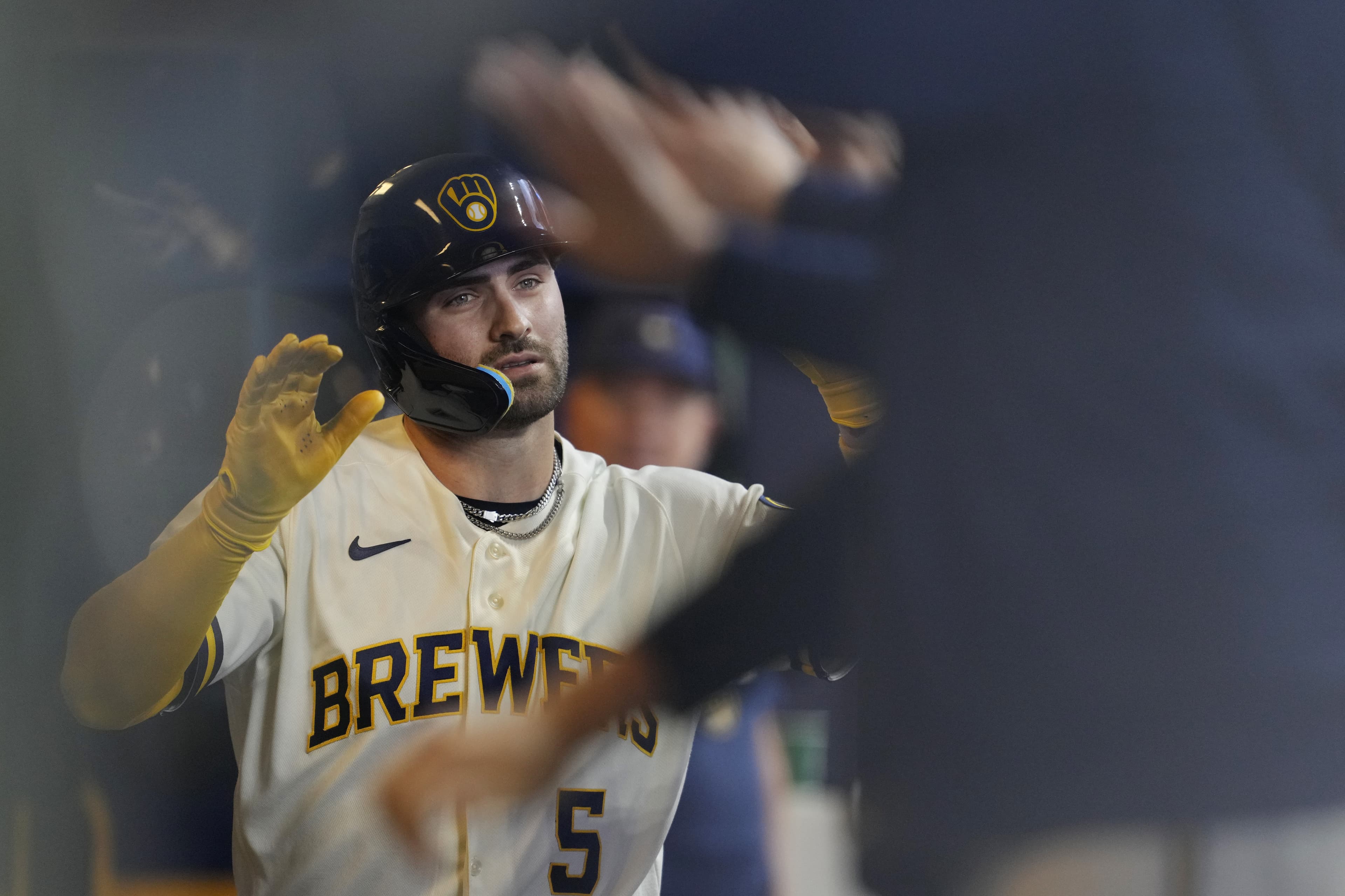 Back to back to back bunts lift the Brewers over the Blue Jays, 2-1
