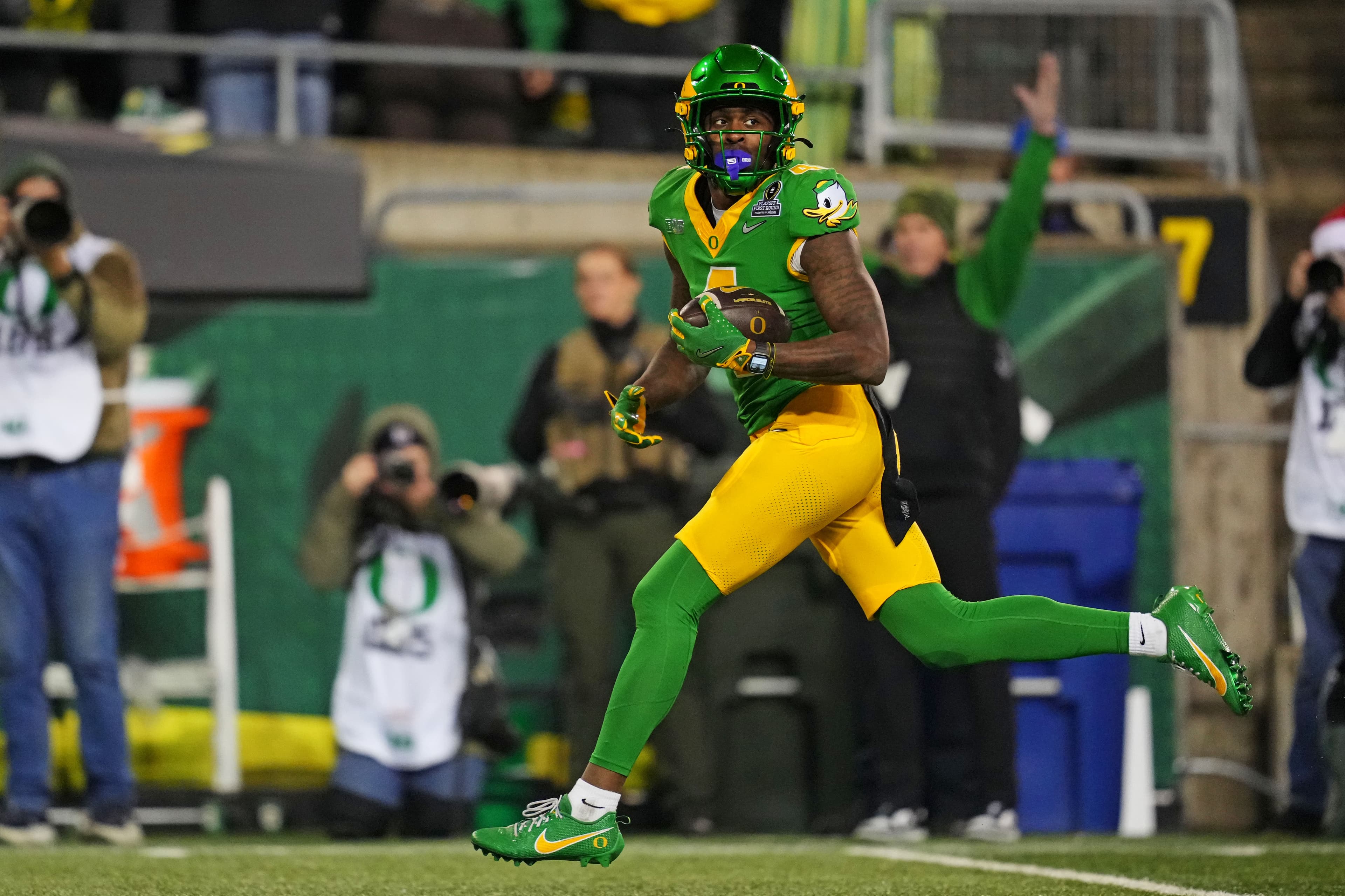 Bengals met with blazing fast Oregon WR Malik Benson