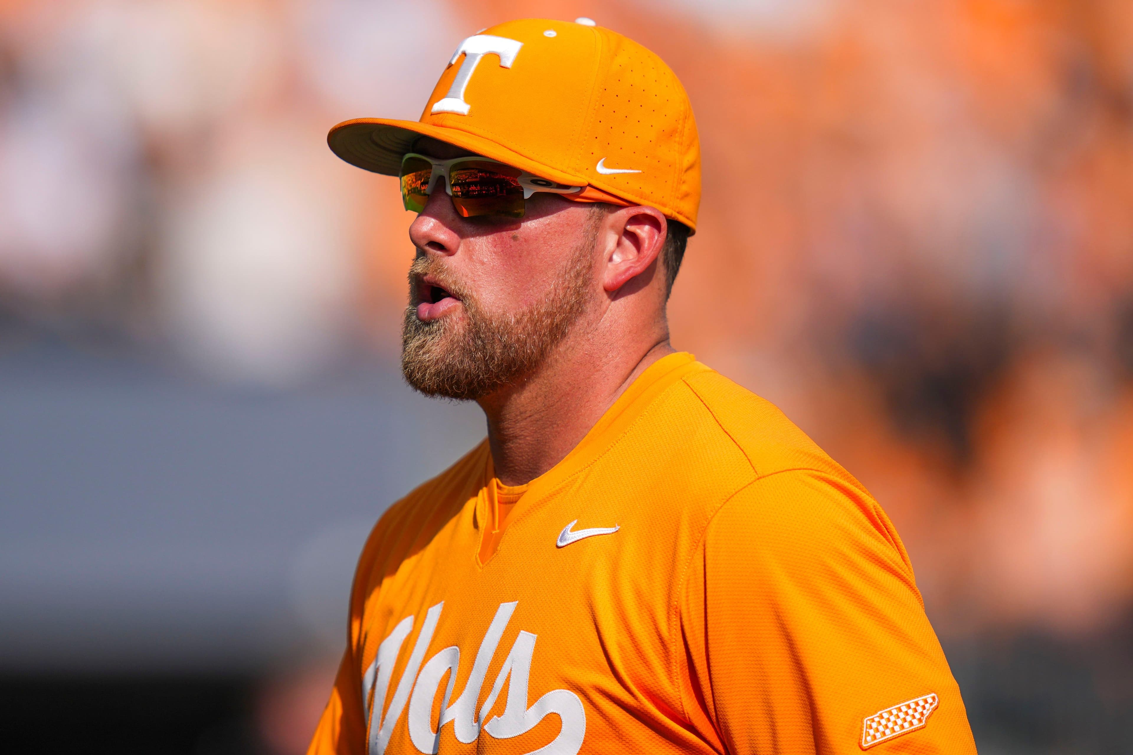 Tennessee narrowly avoids disaster to salvage Sunday finale against Kentucky 10-9