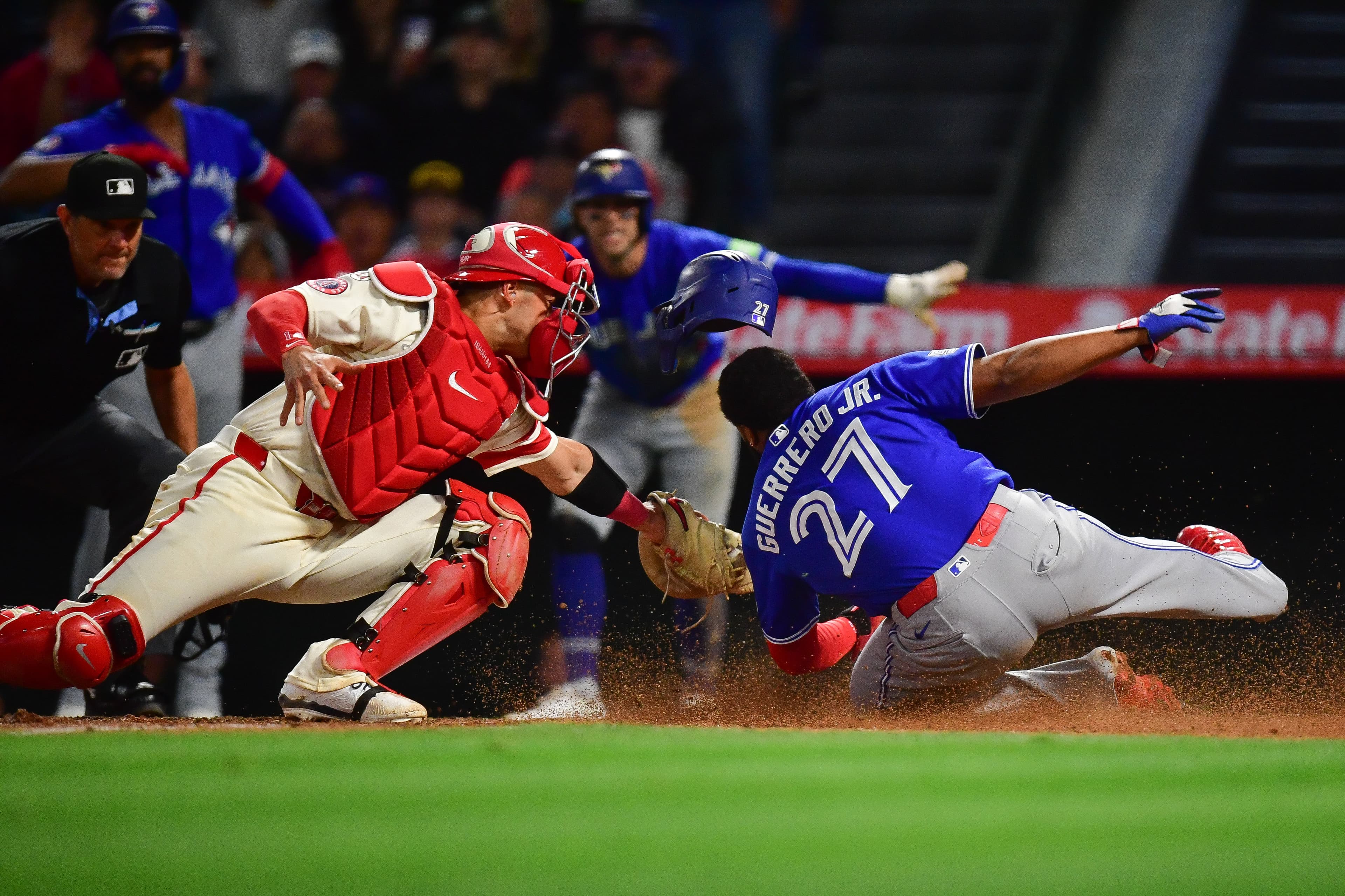 Jays Win 4-2, Take First Series Since Opening Weekend