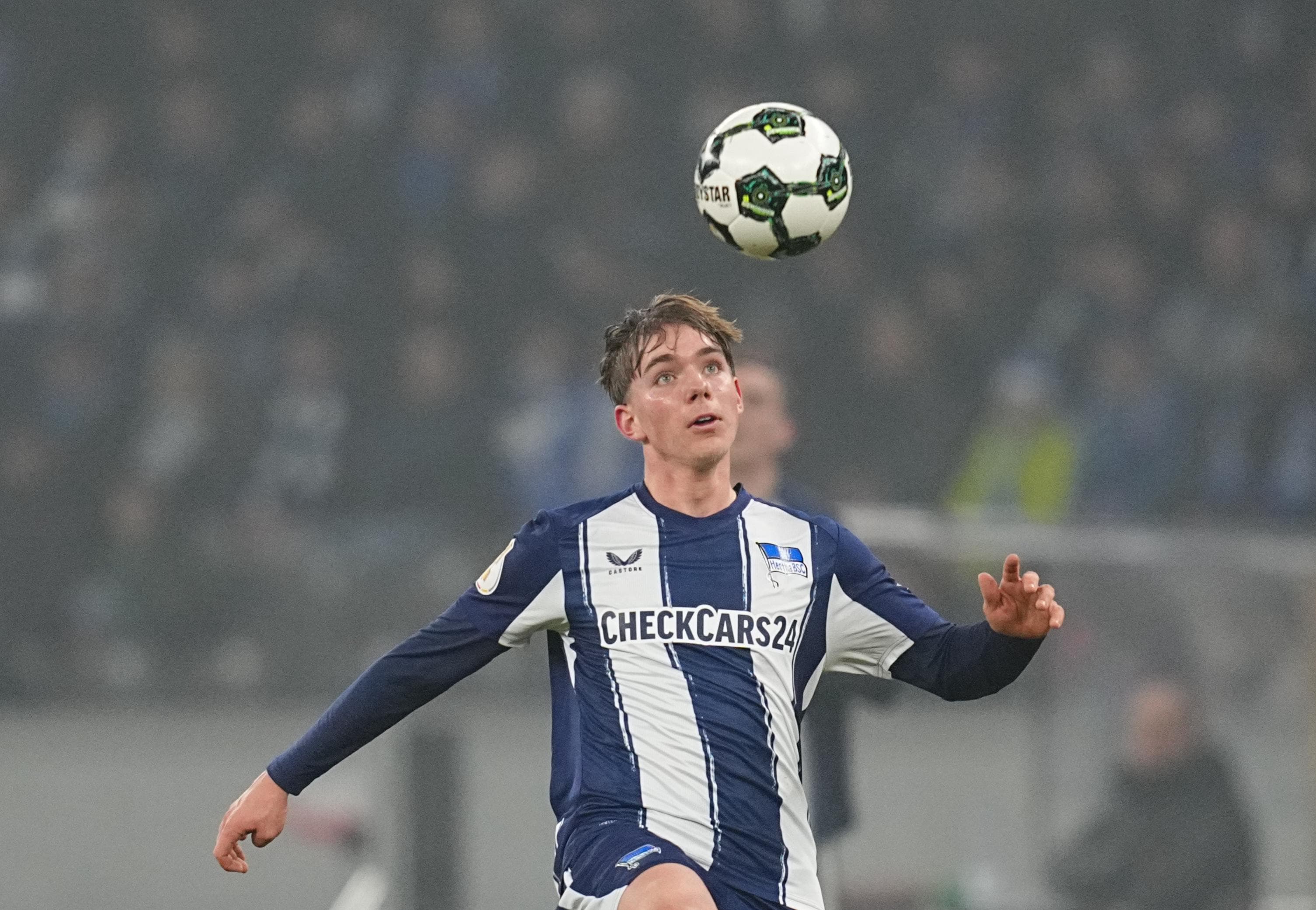 Bayern Munich News: Clubs lining up for Kennet Eichhorn; Juventus wants Kim Min-jae; Porto chasing Robert Lewandowski?; and MORE!