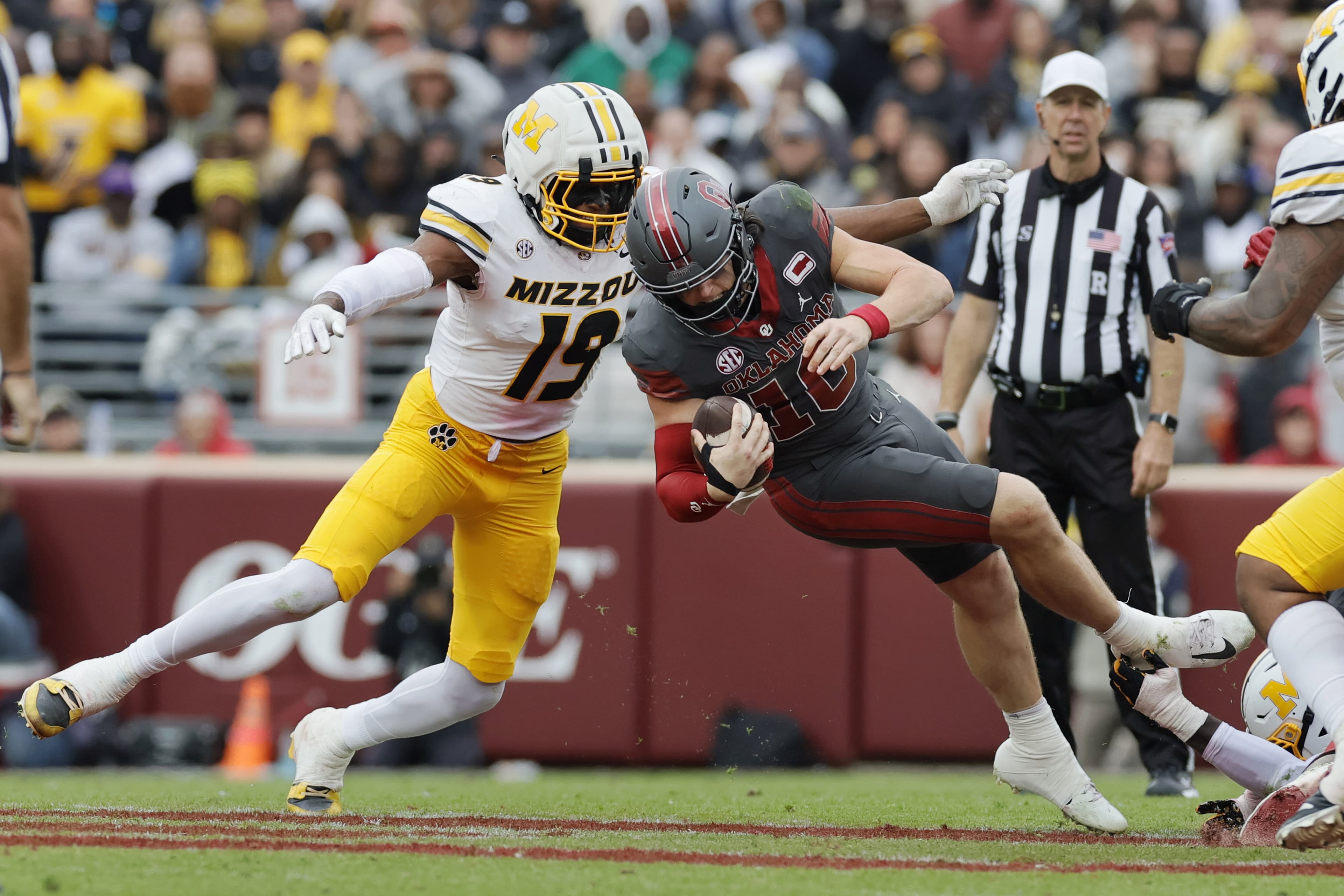 Browns NFL Draft Profile: Edge Zion Young, Missouri Tigers