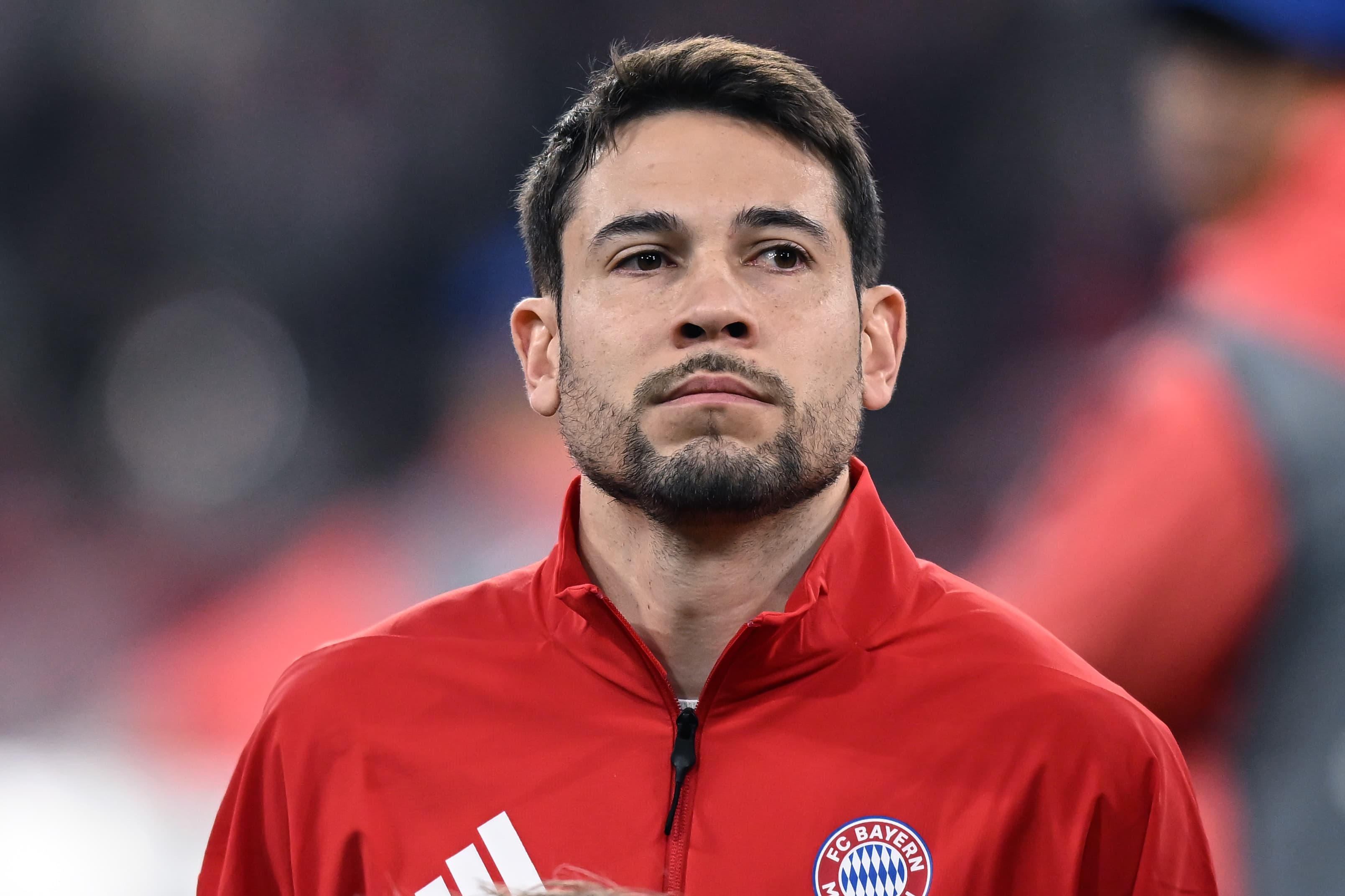 Bayern Munich News: Raphaël Guerreiro to Benfica?; Exec laments agent fees; and MORE!