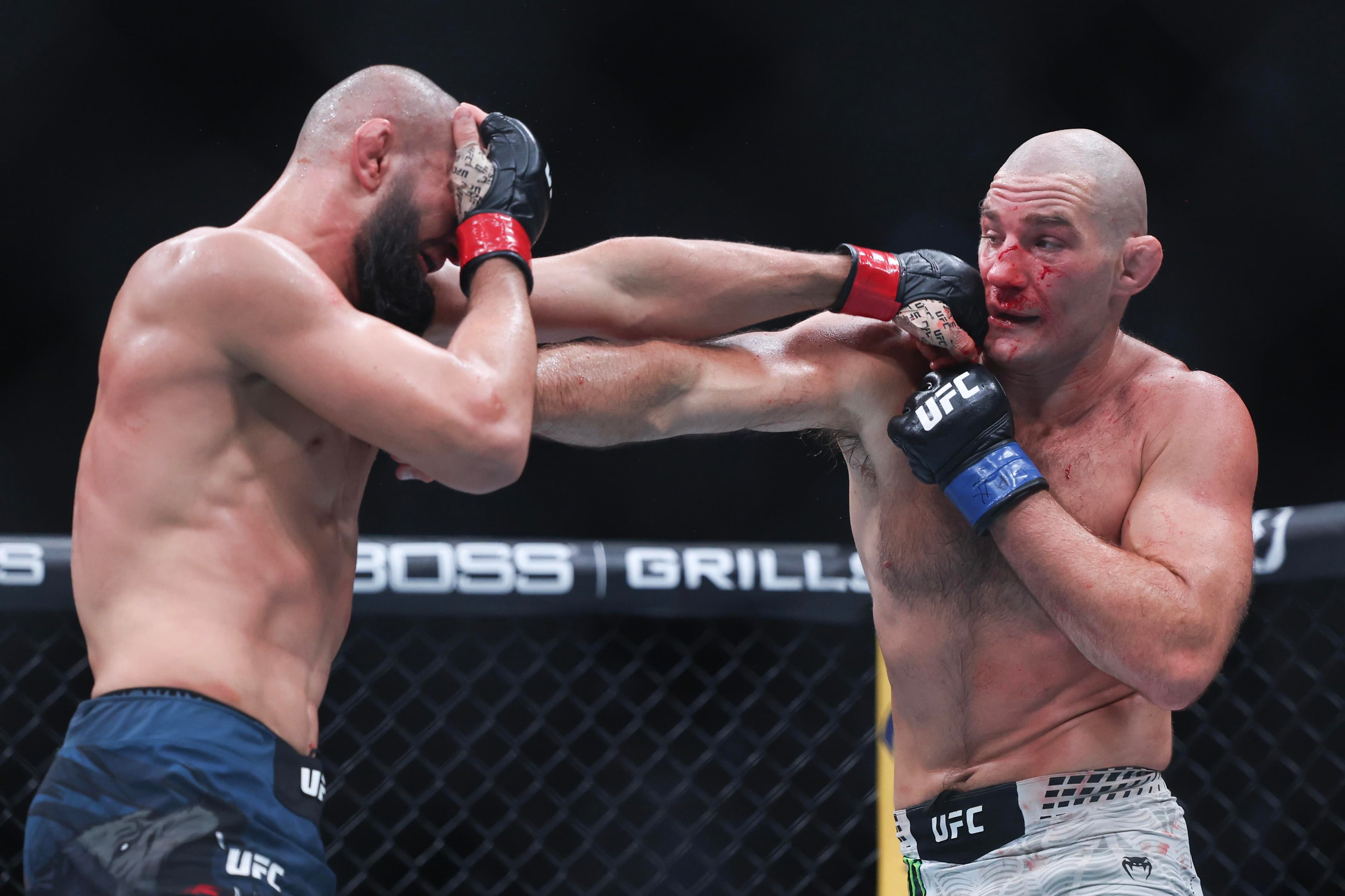 Video: UFC posts pivotal fifth round from Strickland-Chimaev title fight, Khamzat demands immediate rematch