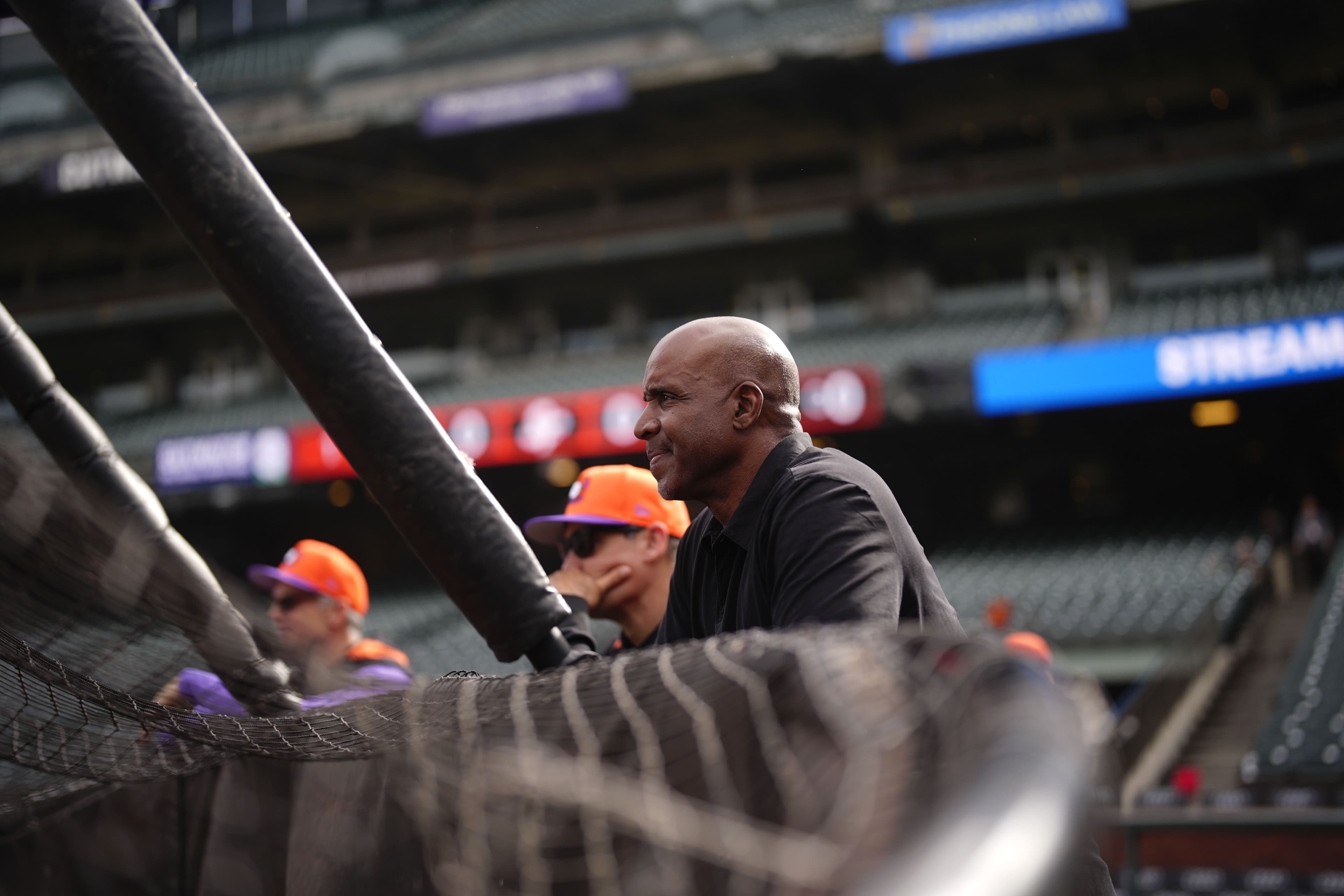 Barry Bonds joins Netflix team for SF Giants season opener