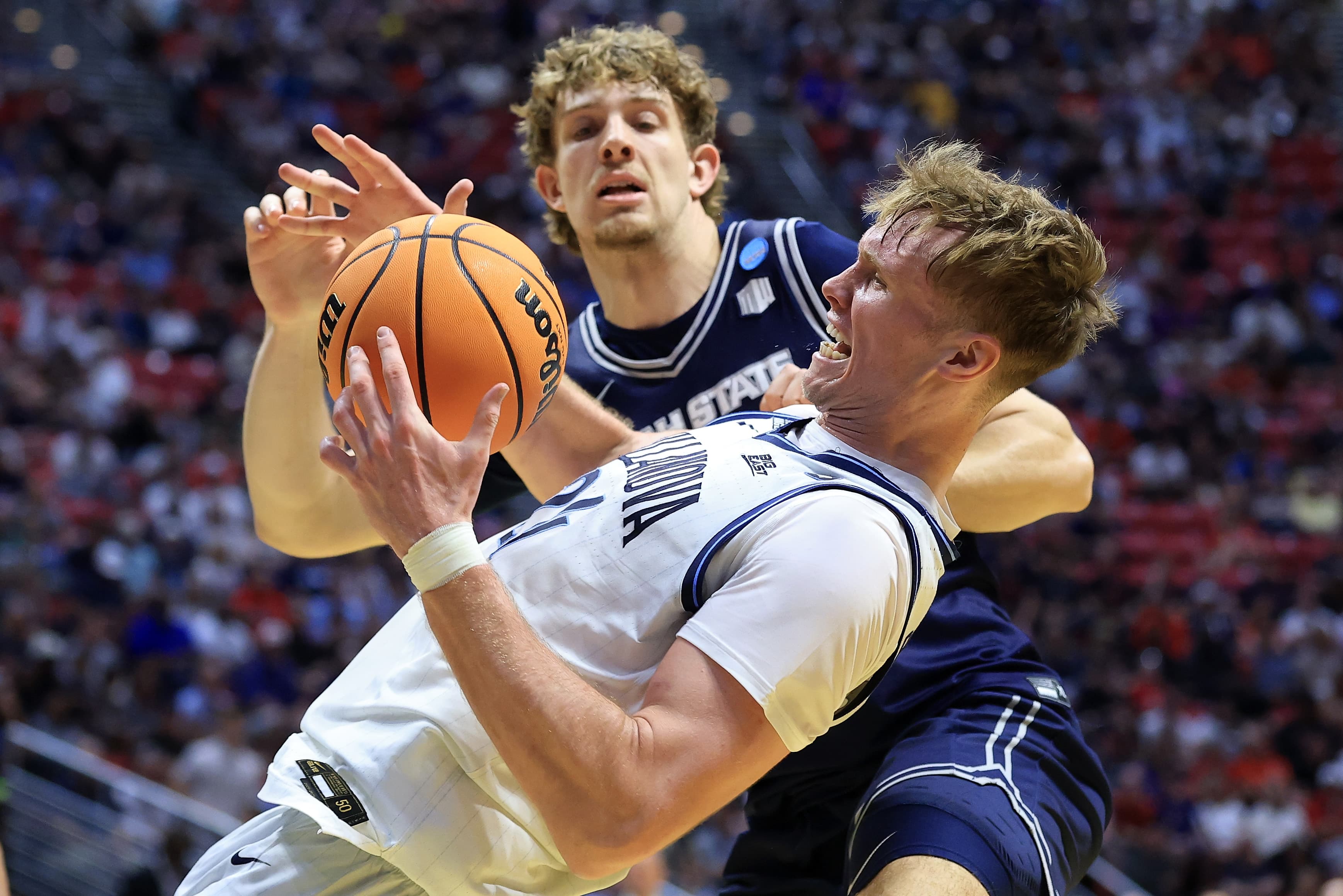 NCAA Tournament: No. 9 Utah State rallies to beat No. 8 Villanova, will face Arizona in second round