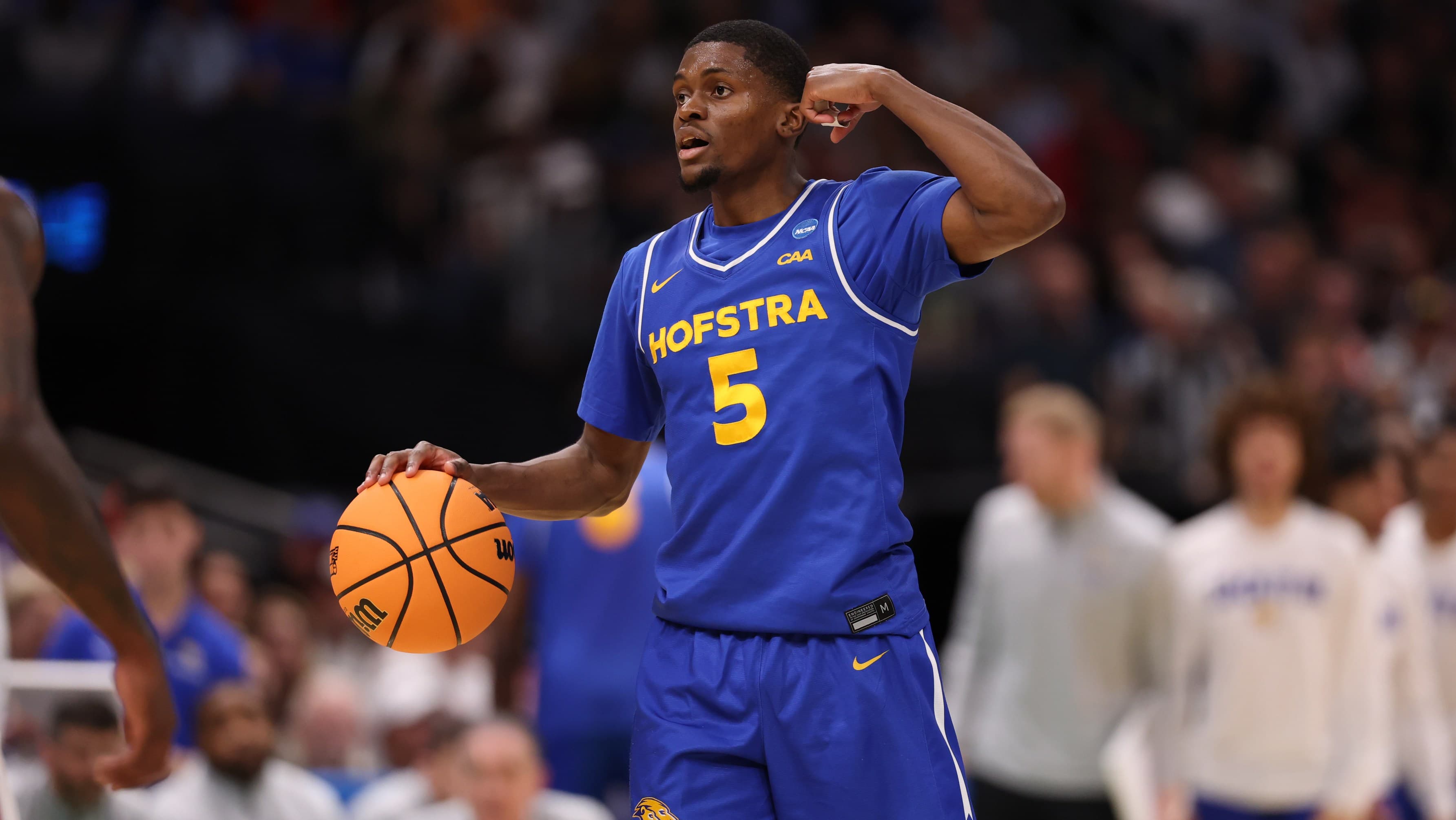 PG target Cruz Davis hearing from Kentucky Basketball; Arizona fading for Zoom Diallo?