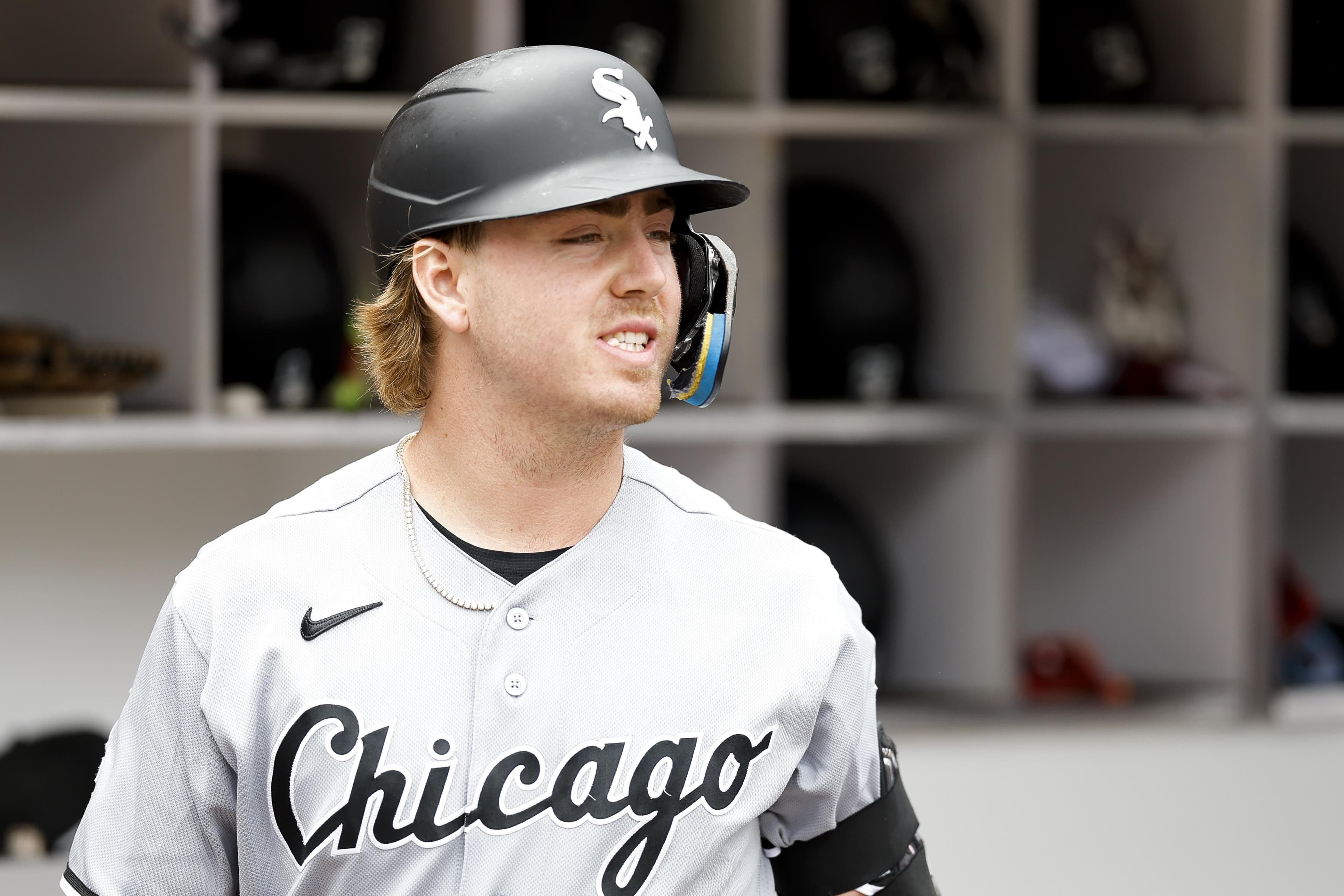 Second-inning spiral sinks White Sox in 7-2 loss to Angels
