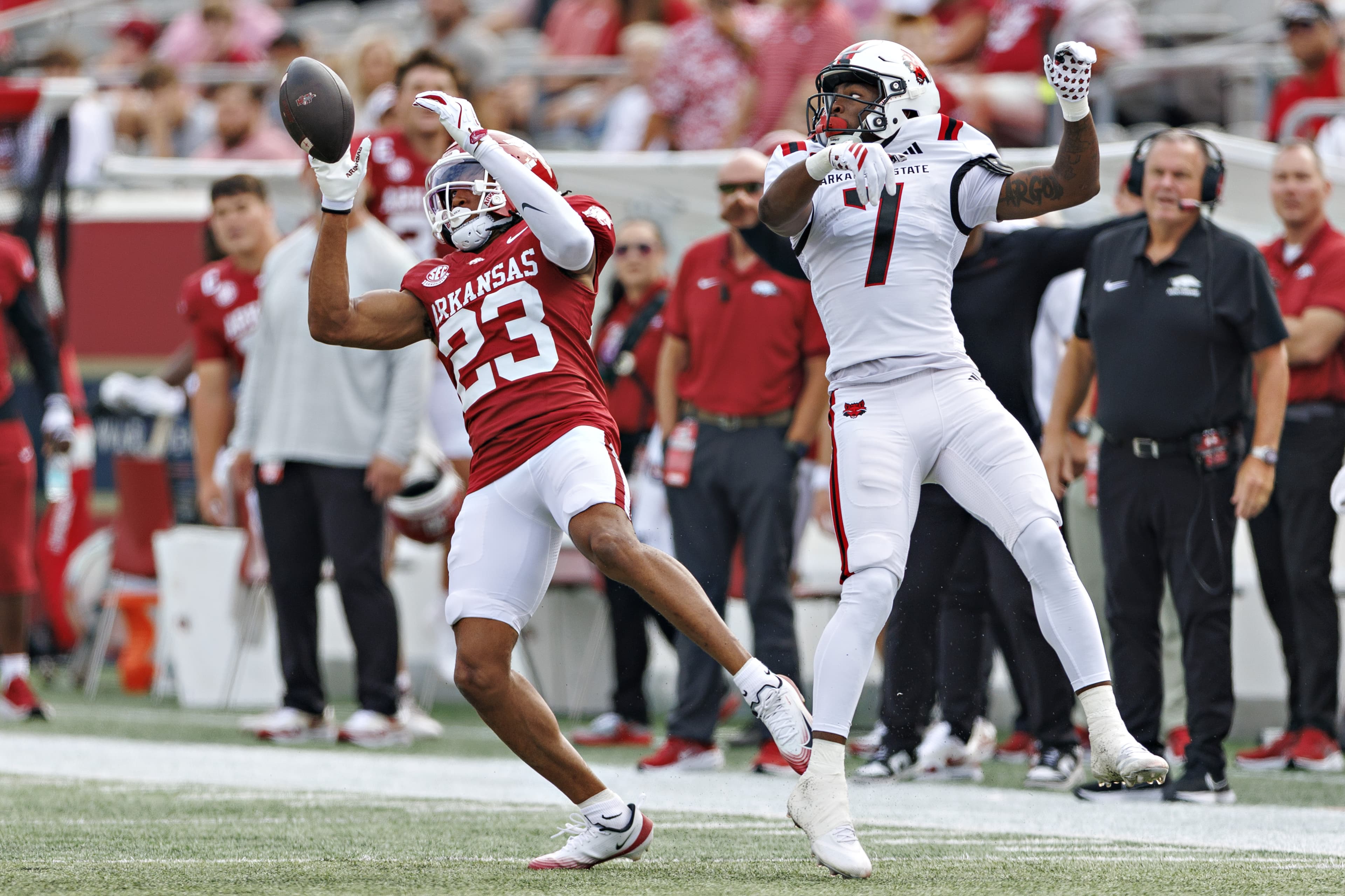 Watch NFL Draft highlights of new Seahawks corner Julian Neal