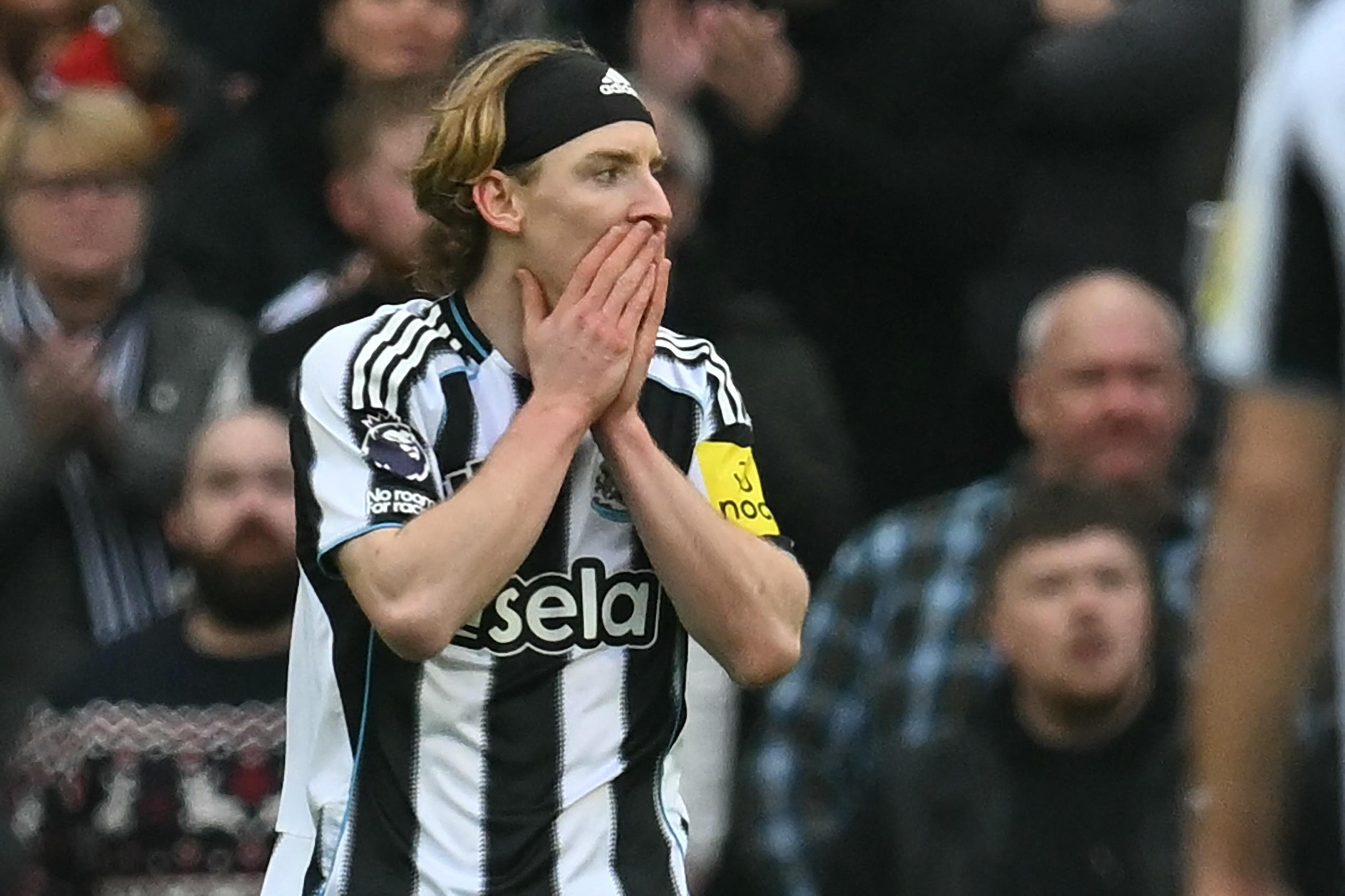 Bayern Munich offers Newcastle United star Anthony Gordon five-year deal