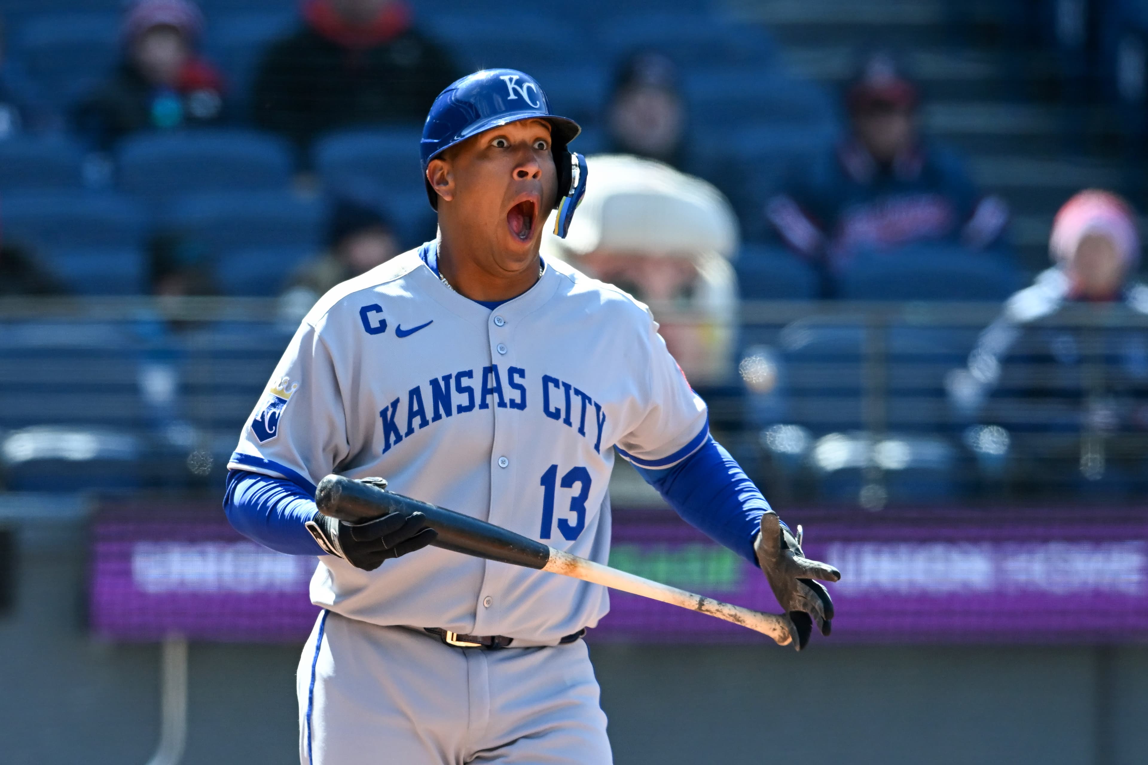 Royals bats as cold as the Cleveland air, Royals lose 2-1