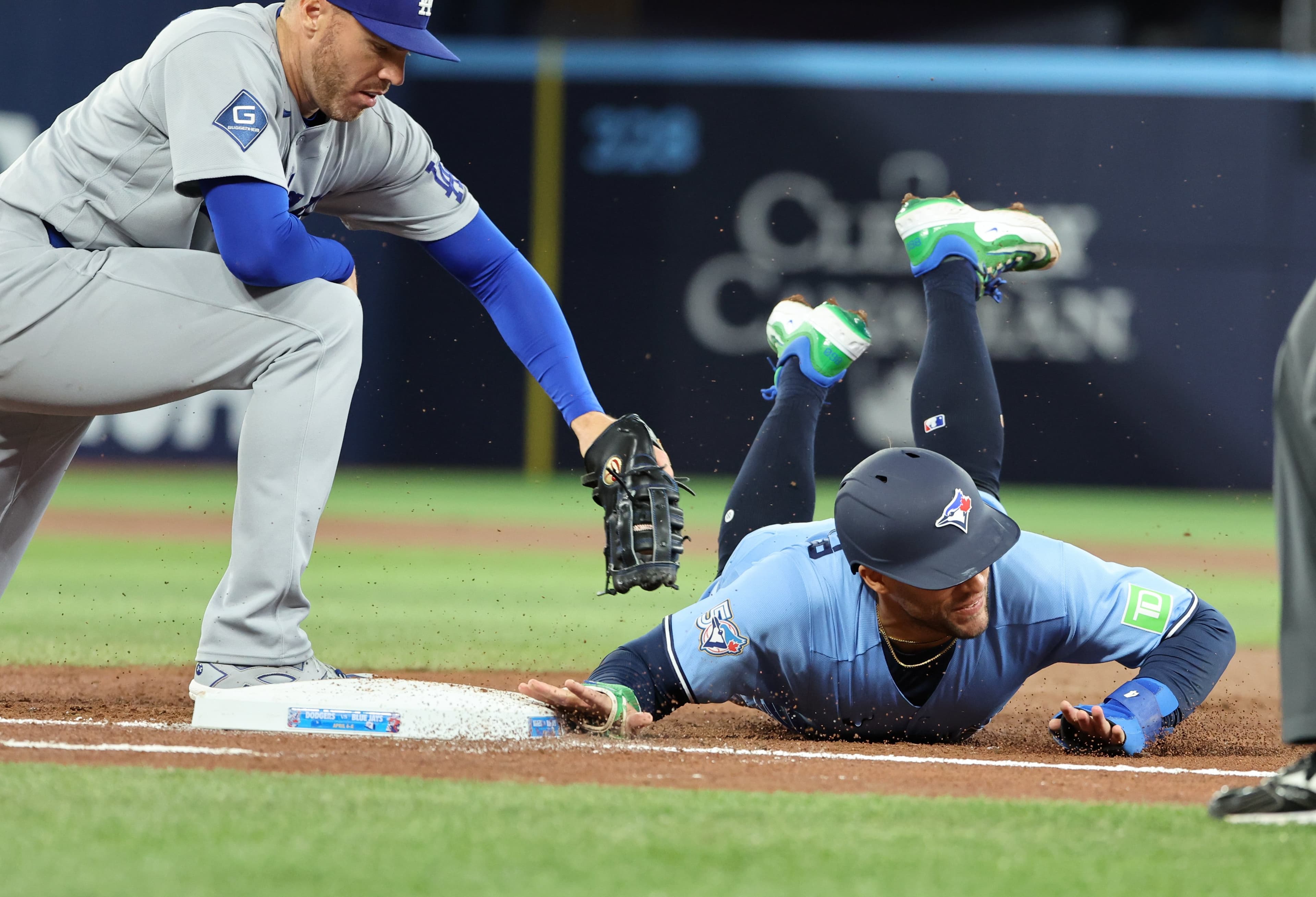Dodgers end road trip on a whimper, fall to Blue Jays 4-3