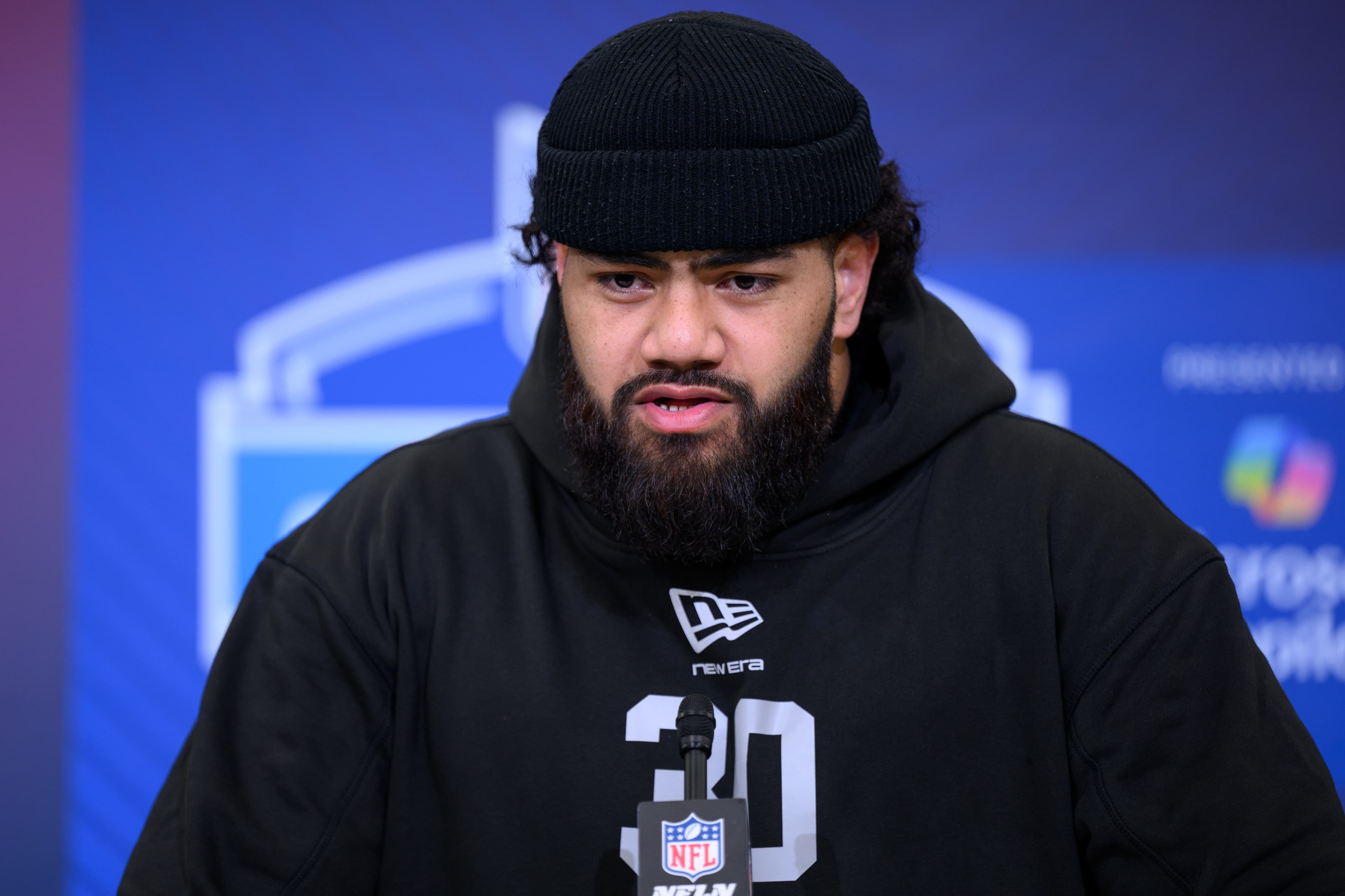 Punching In The Right Direction: Giants' Promising Defender Takes Center Stage!