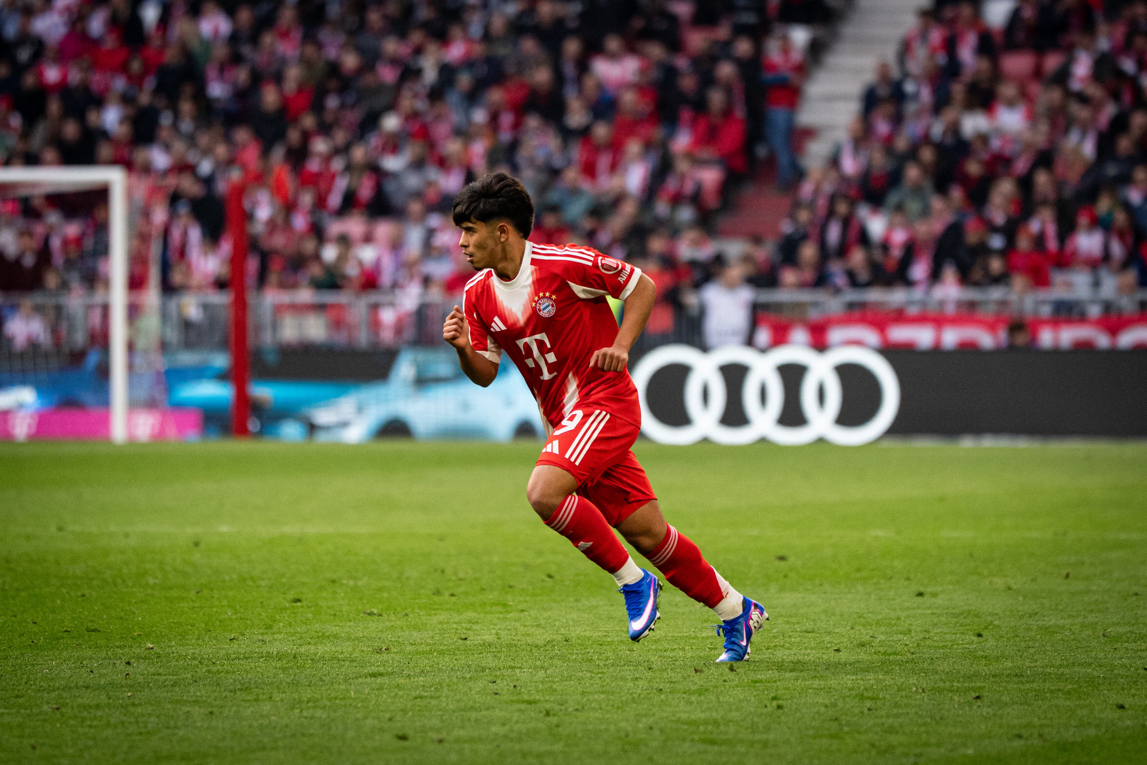 Bayern Munich youngster facing national team dilemma