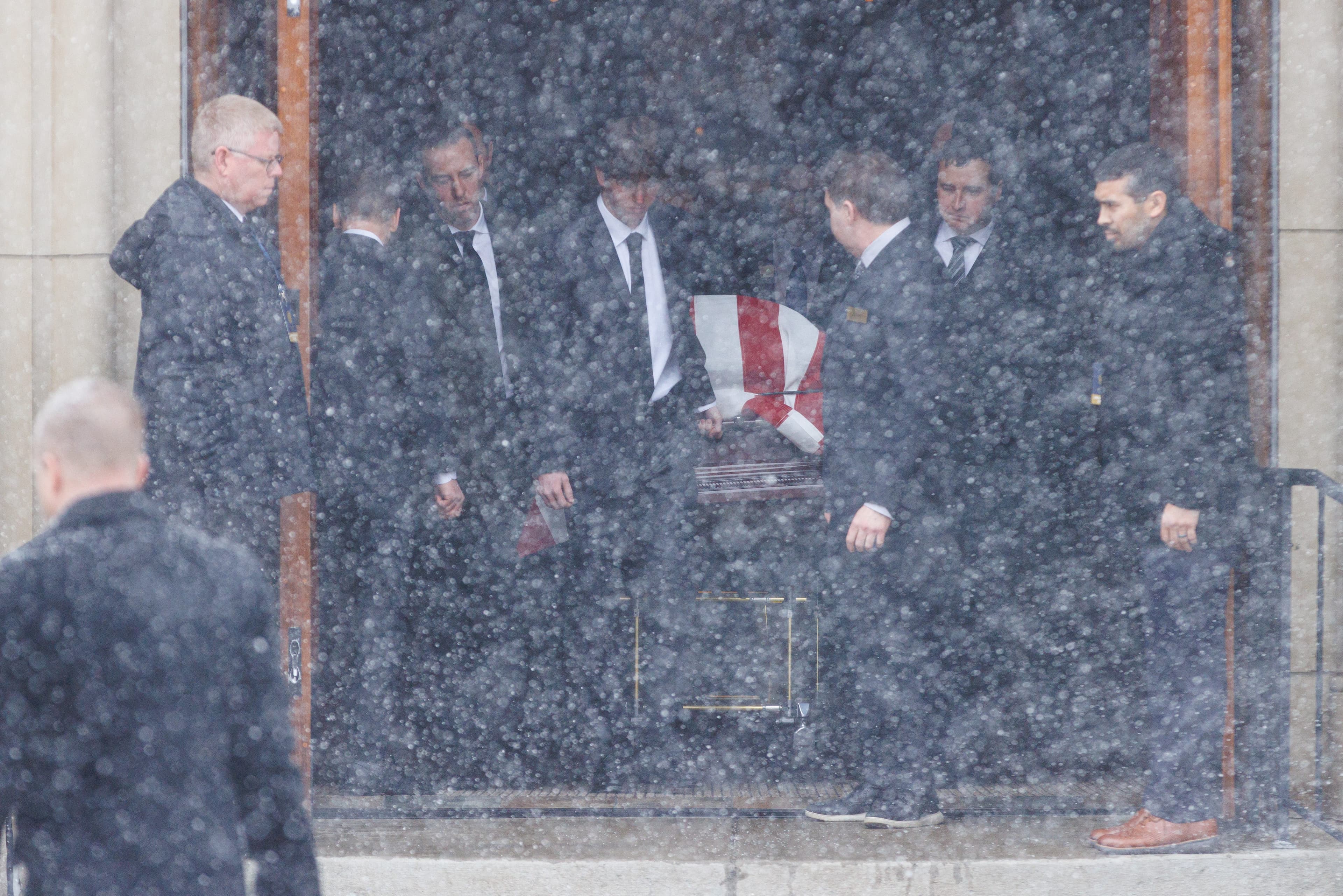 New Headline: Quarterback Qúa: Tomlin Praises Notre Dame's Epic Champions' League Victory