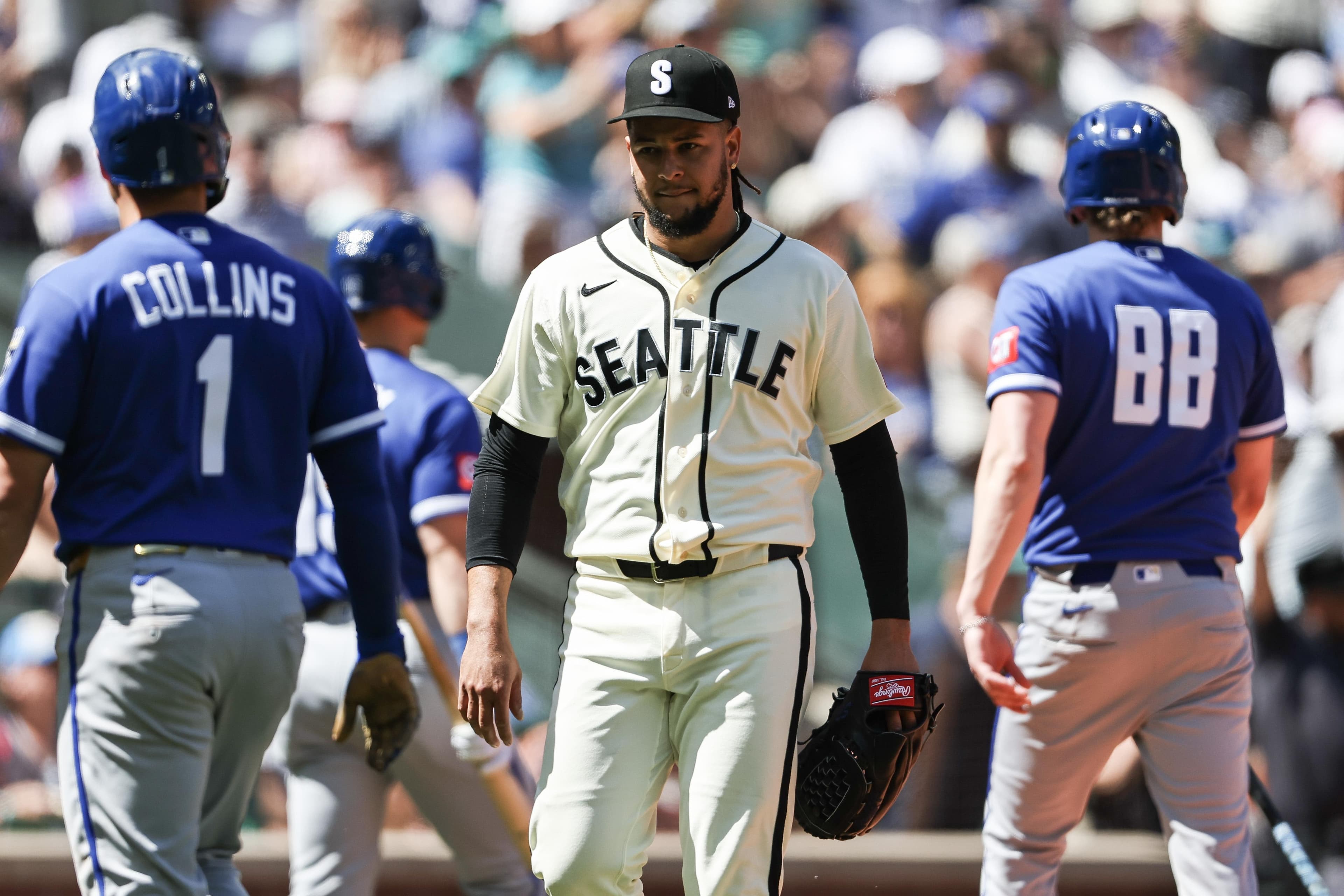 Mariners show Randy Johnson what he missed in 28 years away, get swept in snoozer