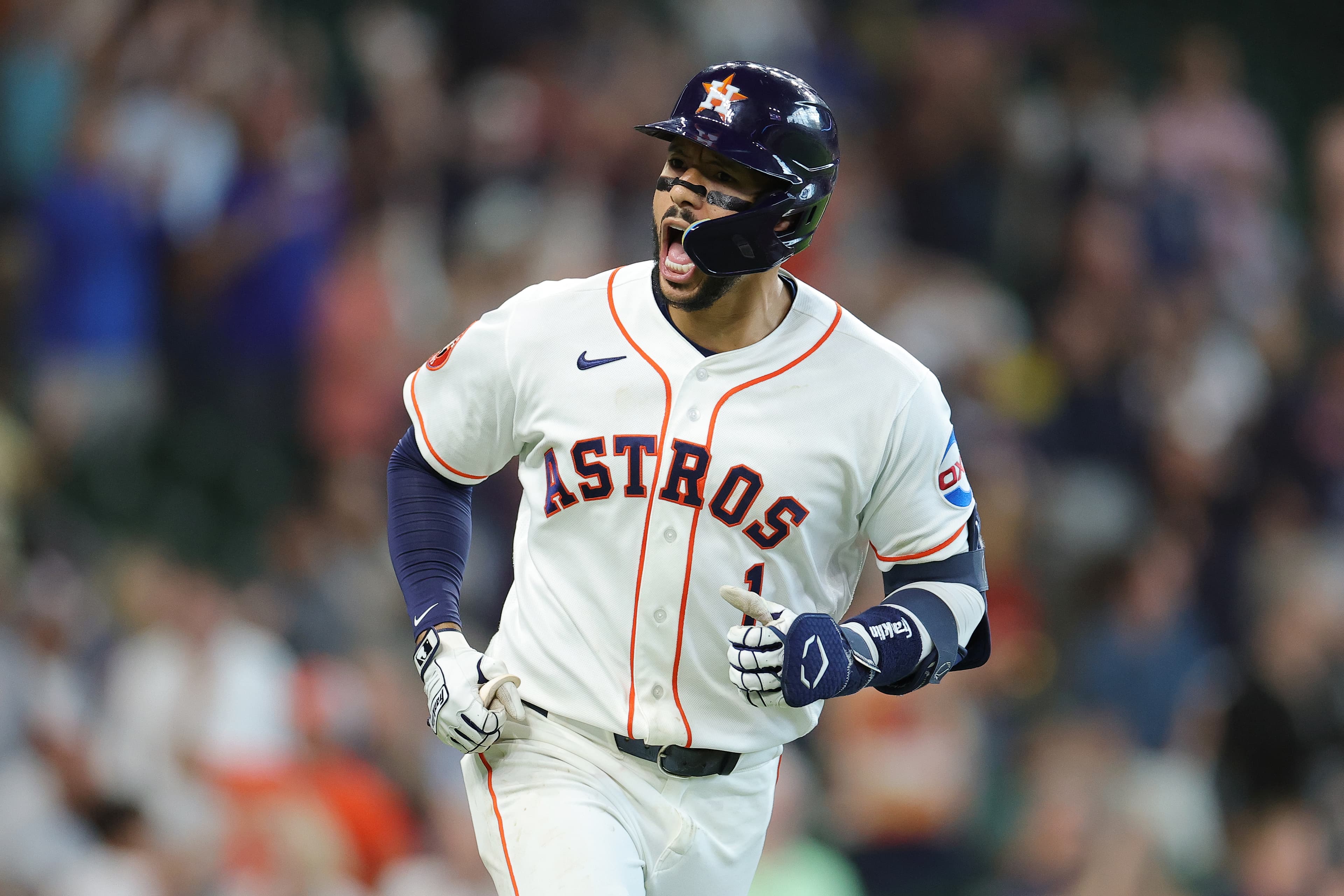 Correa Blast Powers Astros to 6-4 Win, Sweep Over Red Sox