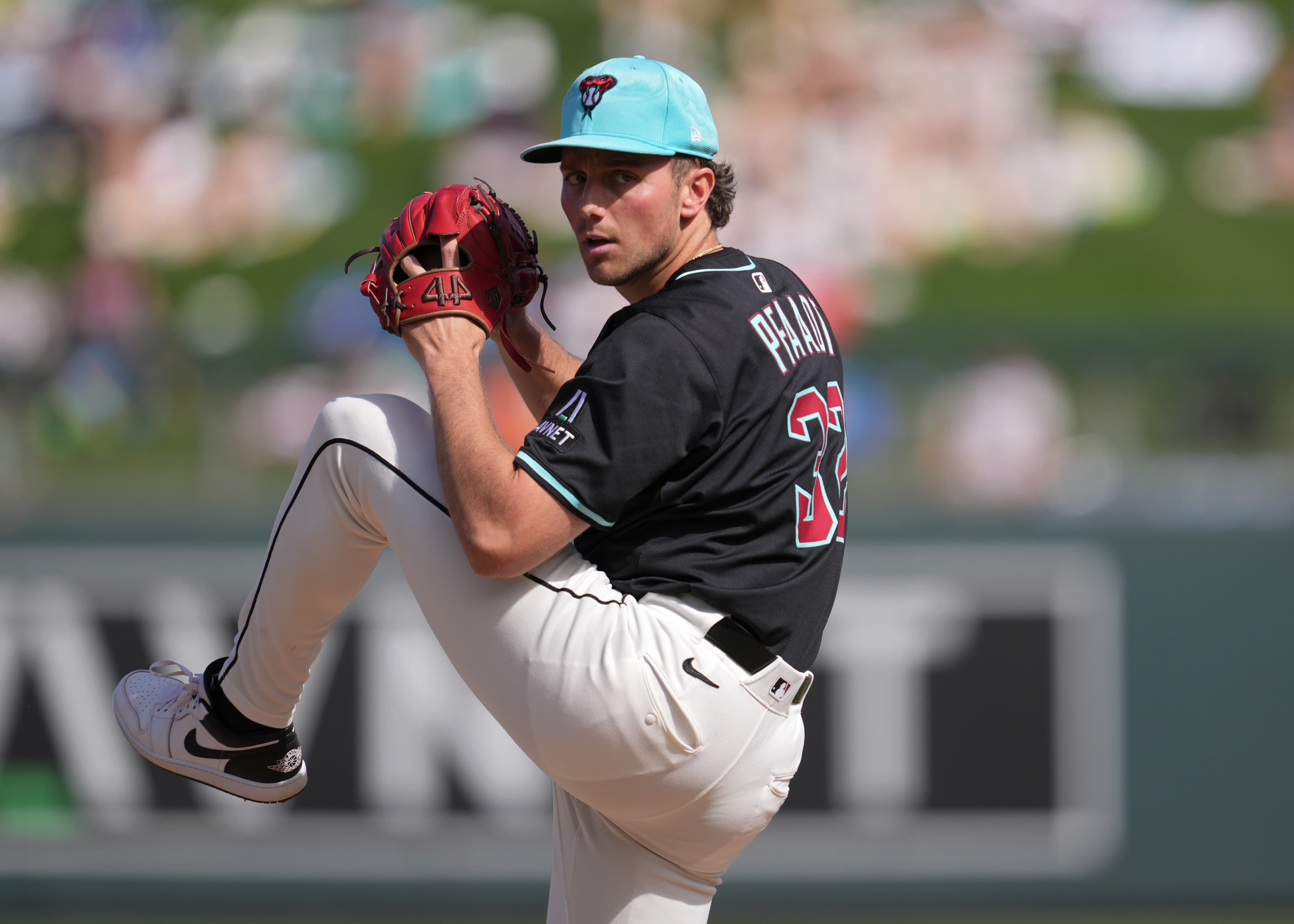 Arizona Diamondbacks Dominate, Series Soars 4-4 Over Padres