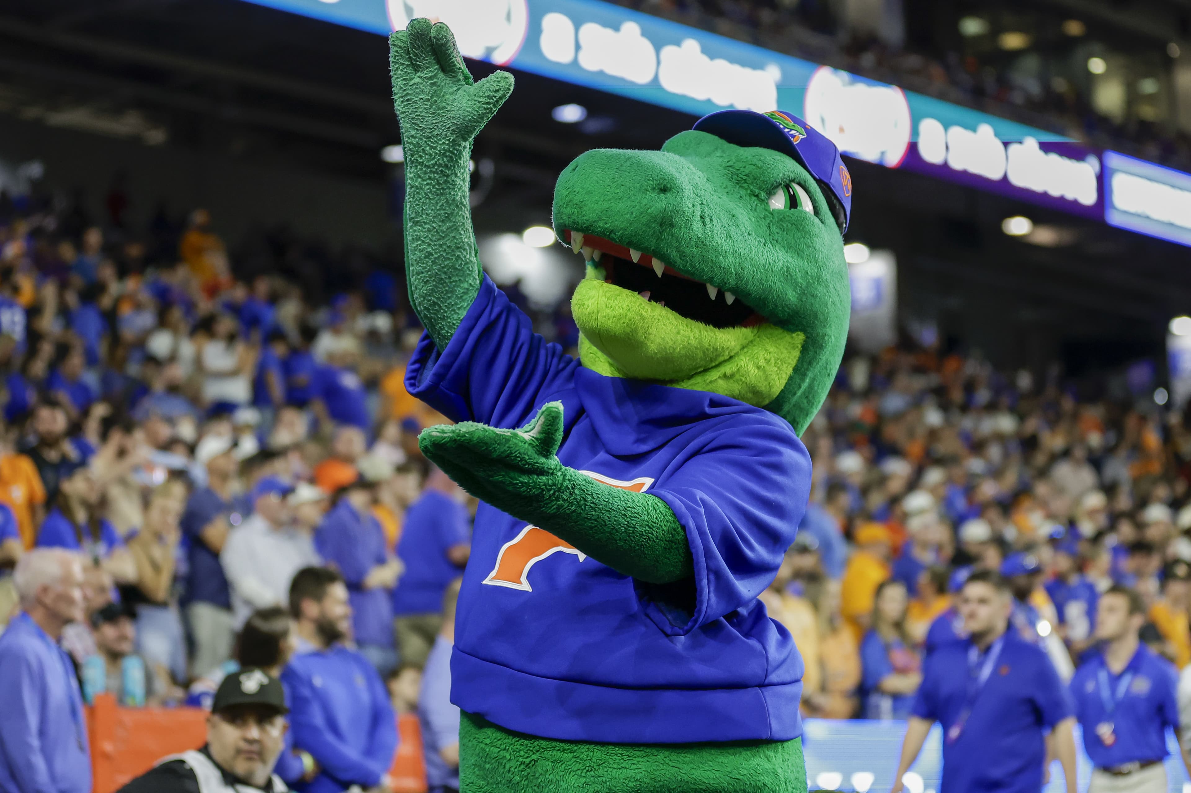 Legend-Laden Geniuses Dominate: Prodigies Crush Titans in Spectacular Dunkfest!