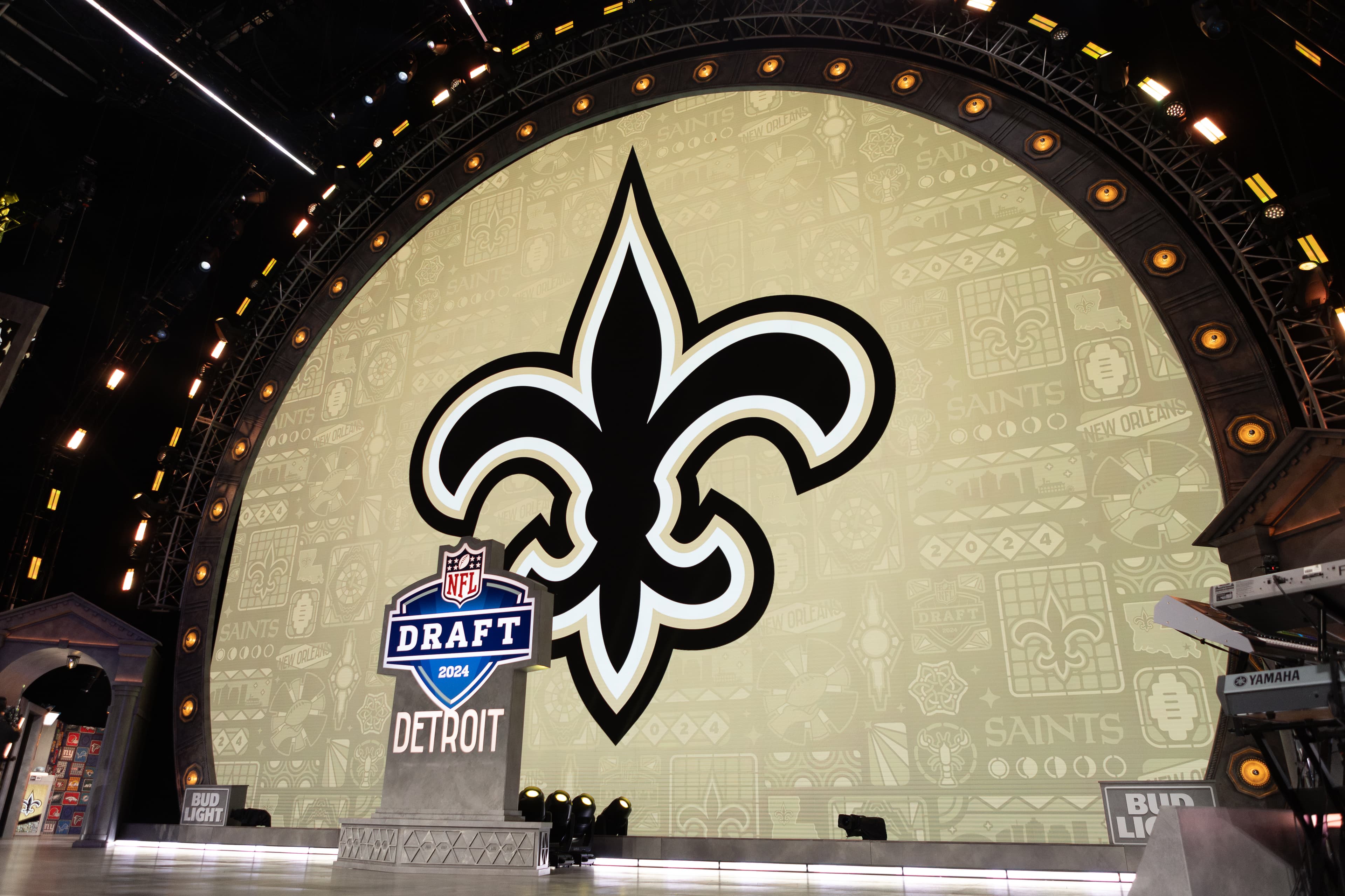 Punchy & Fan-Friendly News: Saints Pay Tribute to NFL's Greatest Receiving Ace as 2023 Pro Bowl Star