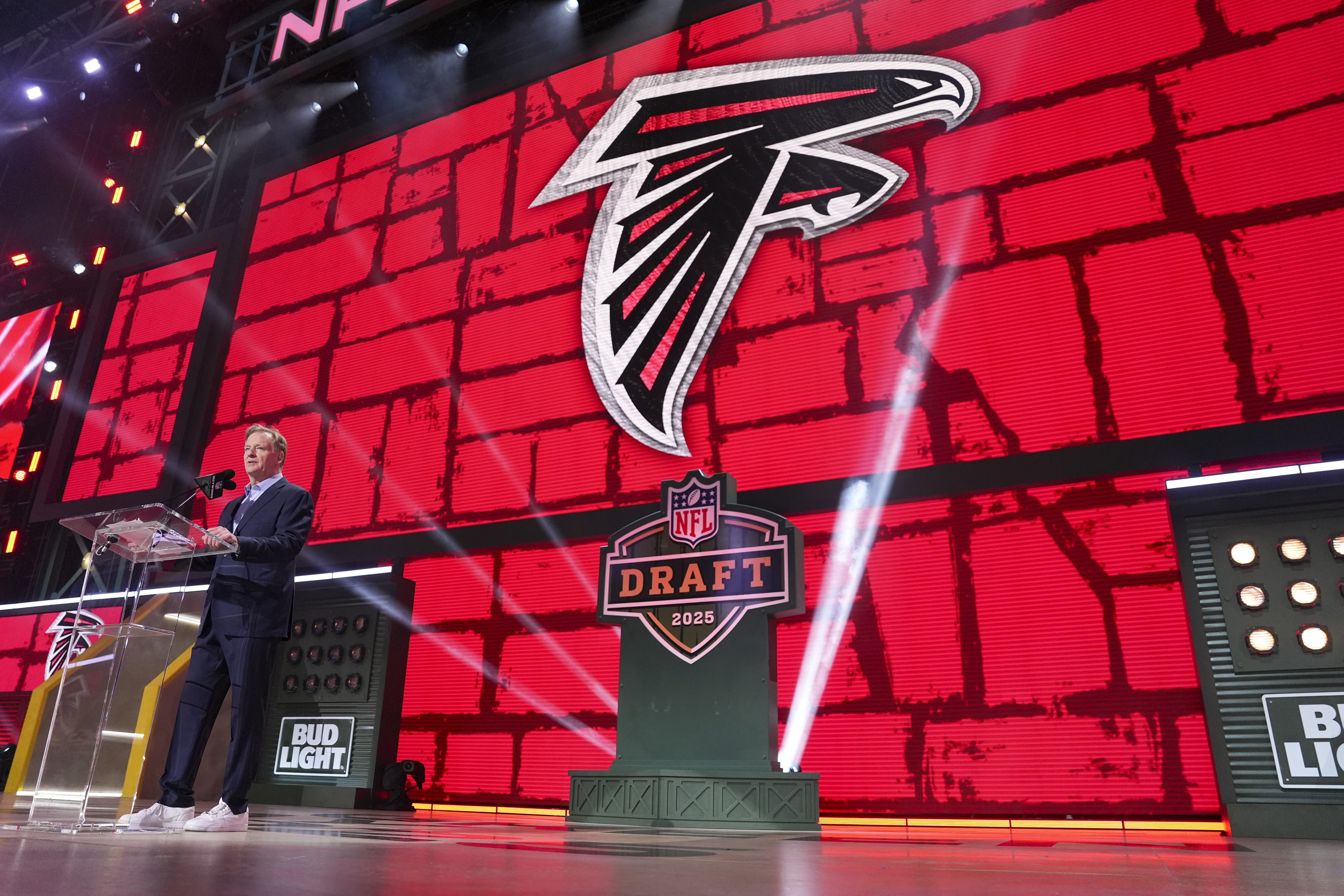 Should the Falcons have traded ito the first round?