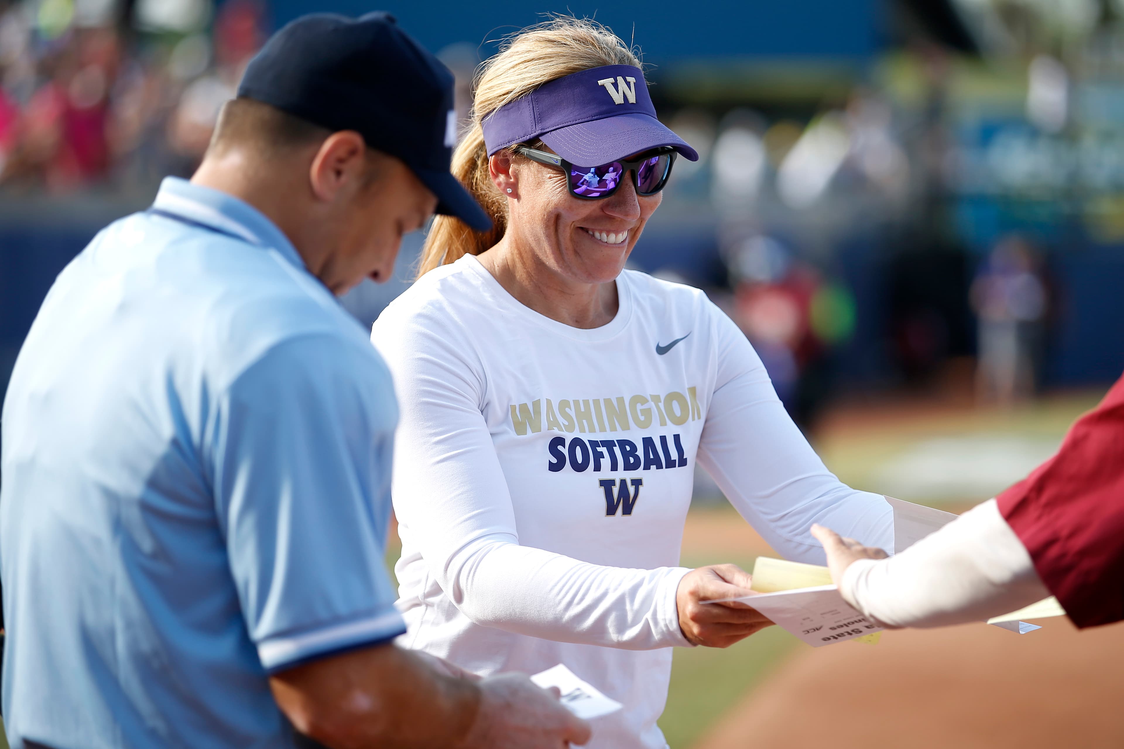 UW Softball Weekly Round Up: Surviving and Advancing