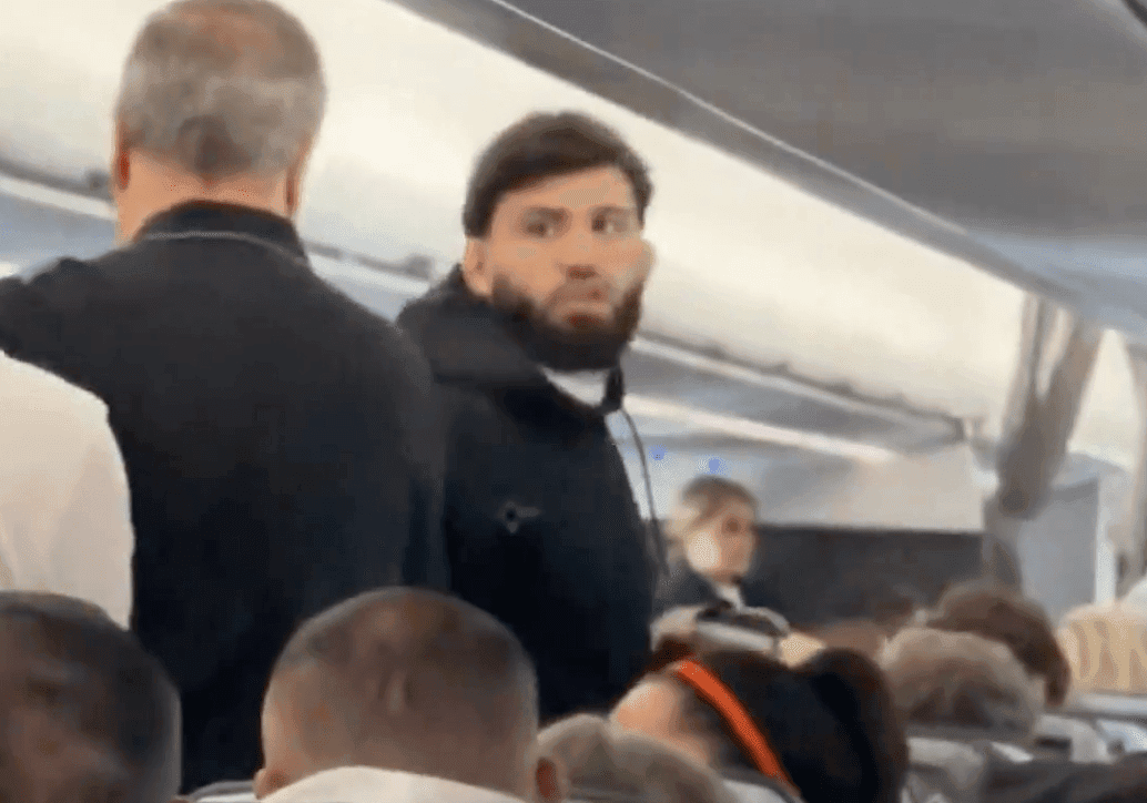 Video: UFC’s Arman Tsarukyan kicked off plane headed for RAF 08 because …