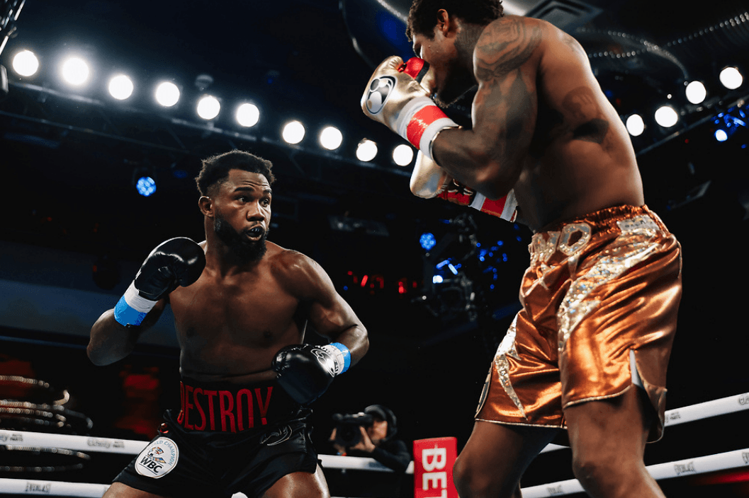 Carlos Adames routs “Ammo” Williams, retains WBC title