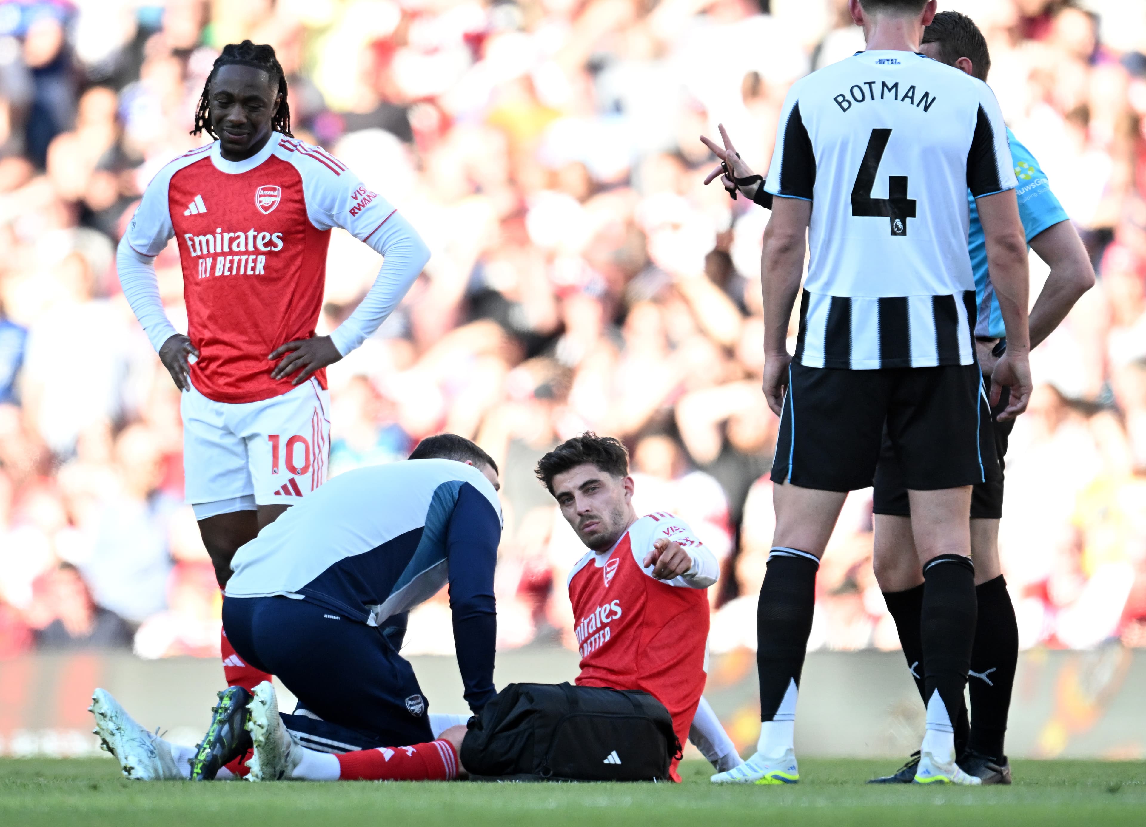 Germany star Kai Havertz leaves Arsenal game teary-eyed, injured after clutching knee