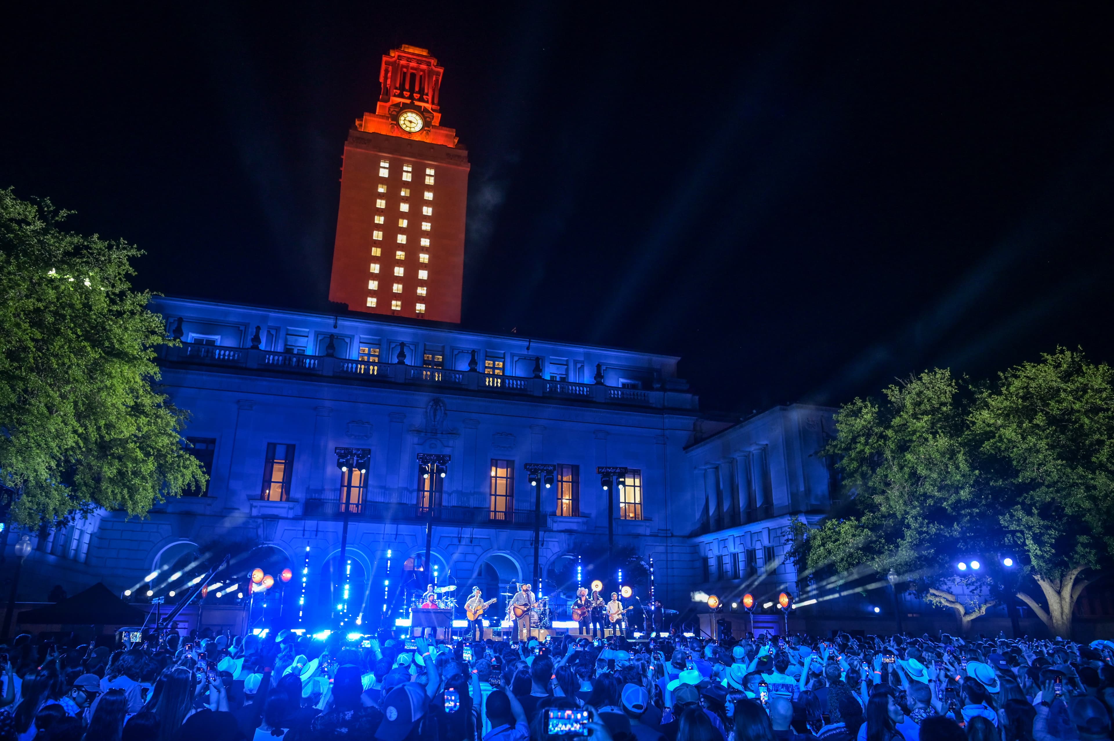 Longhorns Daily News: UT Tower glows after Texas beach volleyball conference championship win