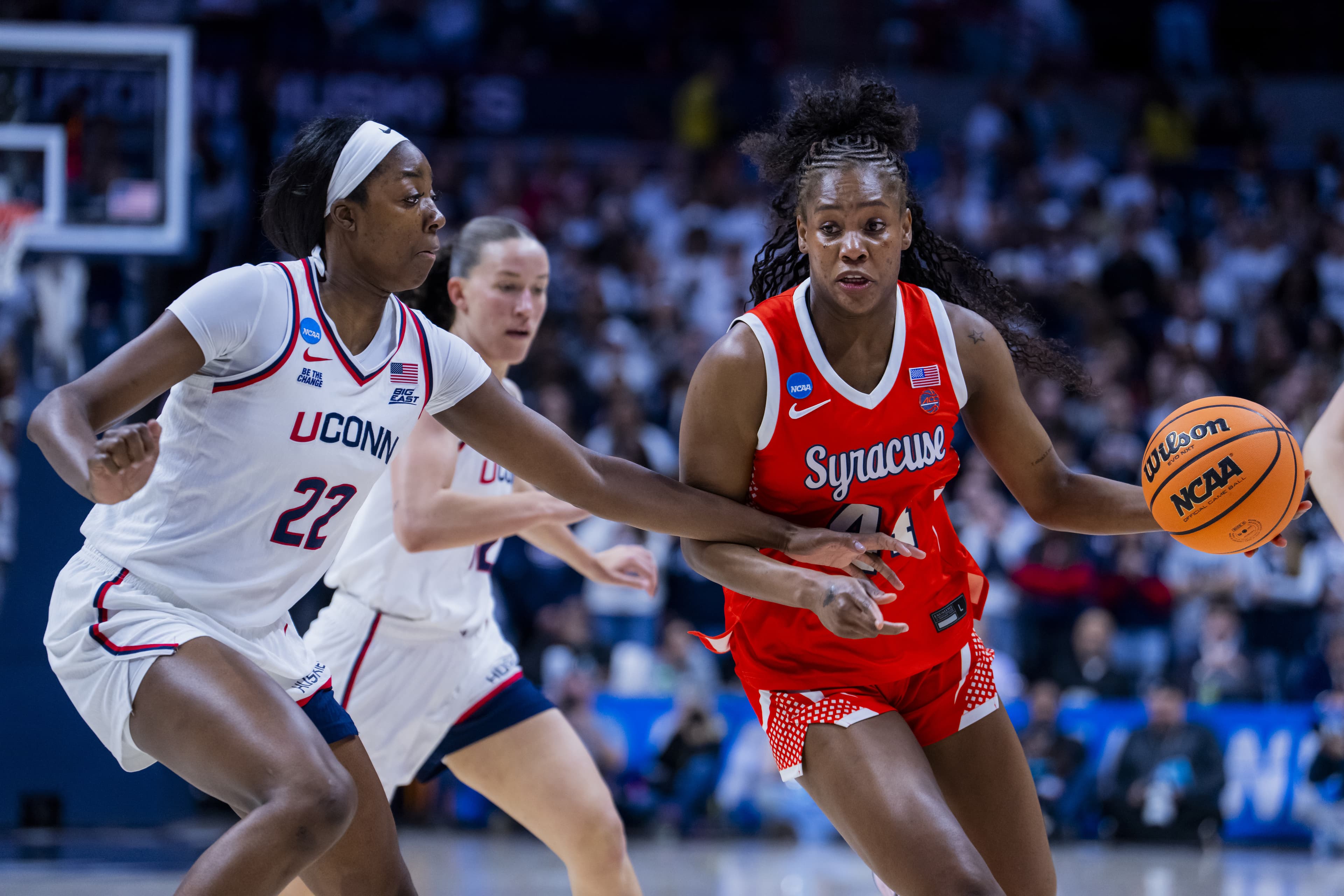 Syracuse women’s basketball: Uche Izoje announces return for sophomore season