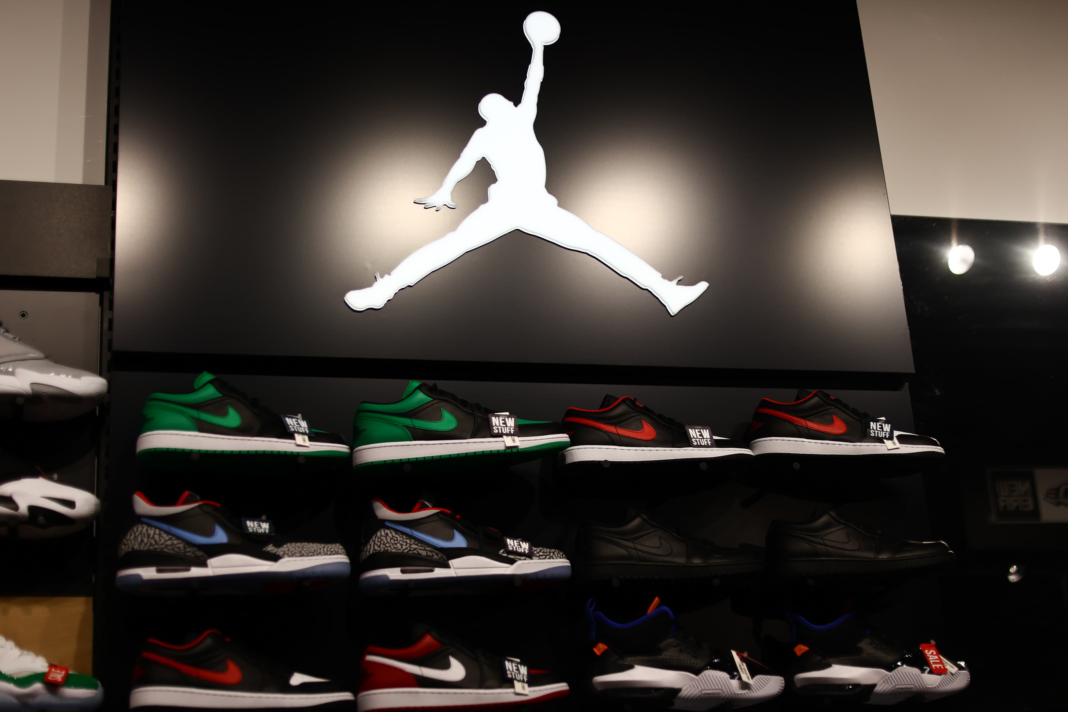 Marquette Quietly Announces New Men’s & Women’s Basketball Uniforms